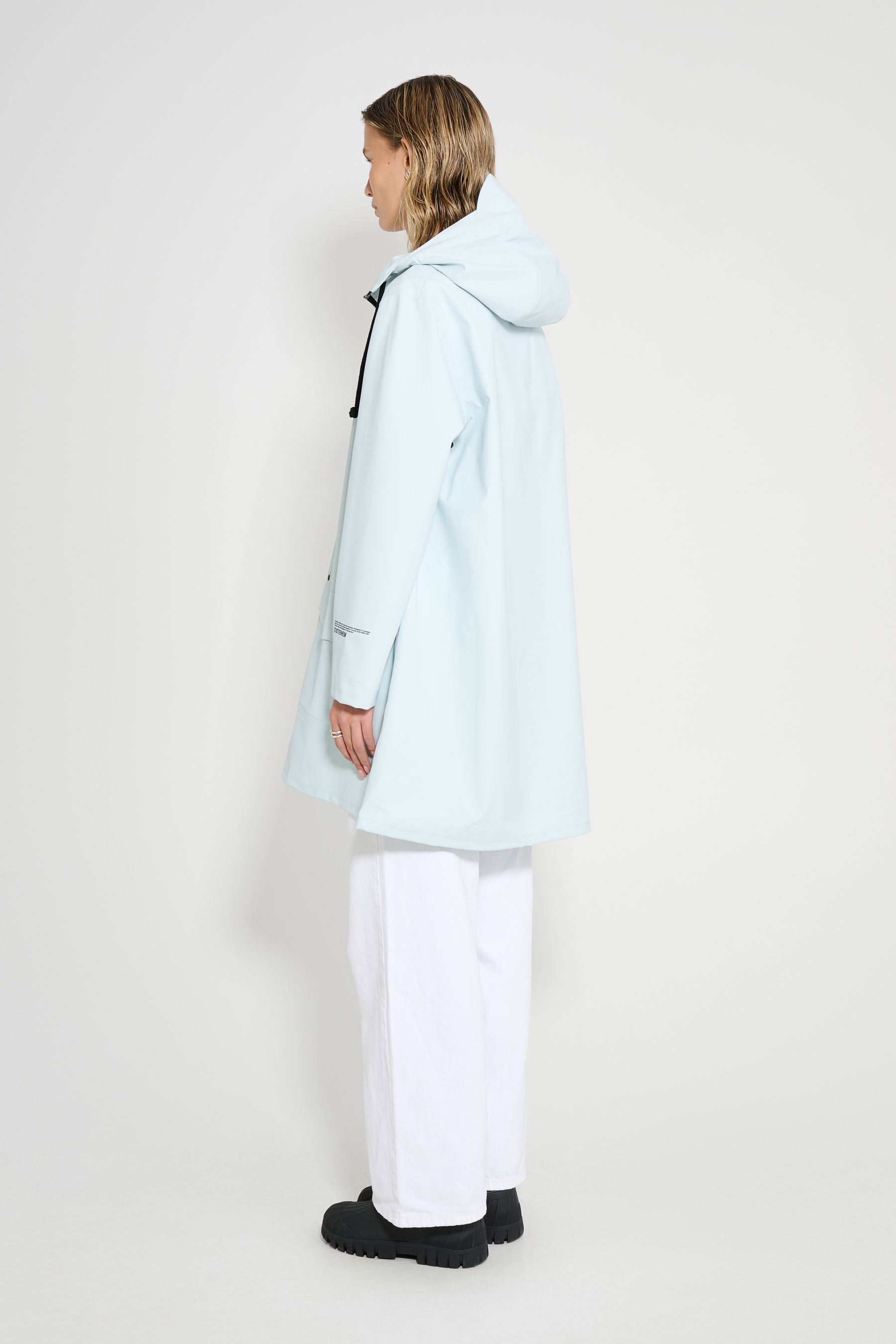 stutterheim mosebacke patch frost grey women jackets raincoats