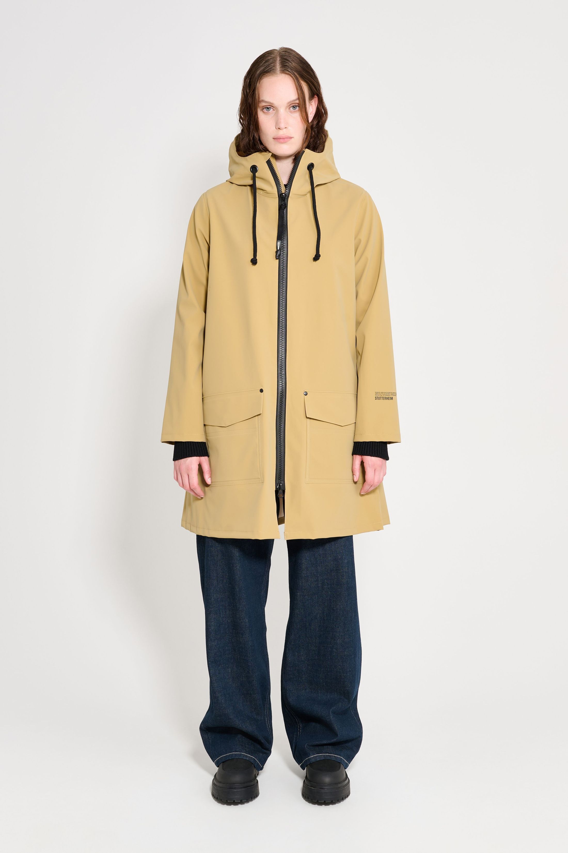 stutterheim mosebacke patch sand women jackets raincoats