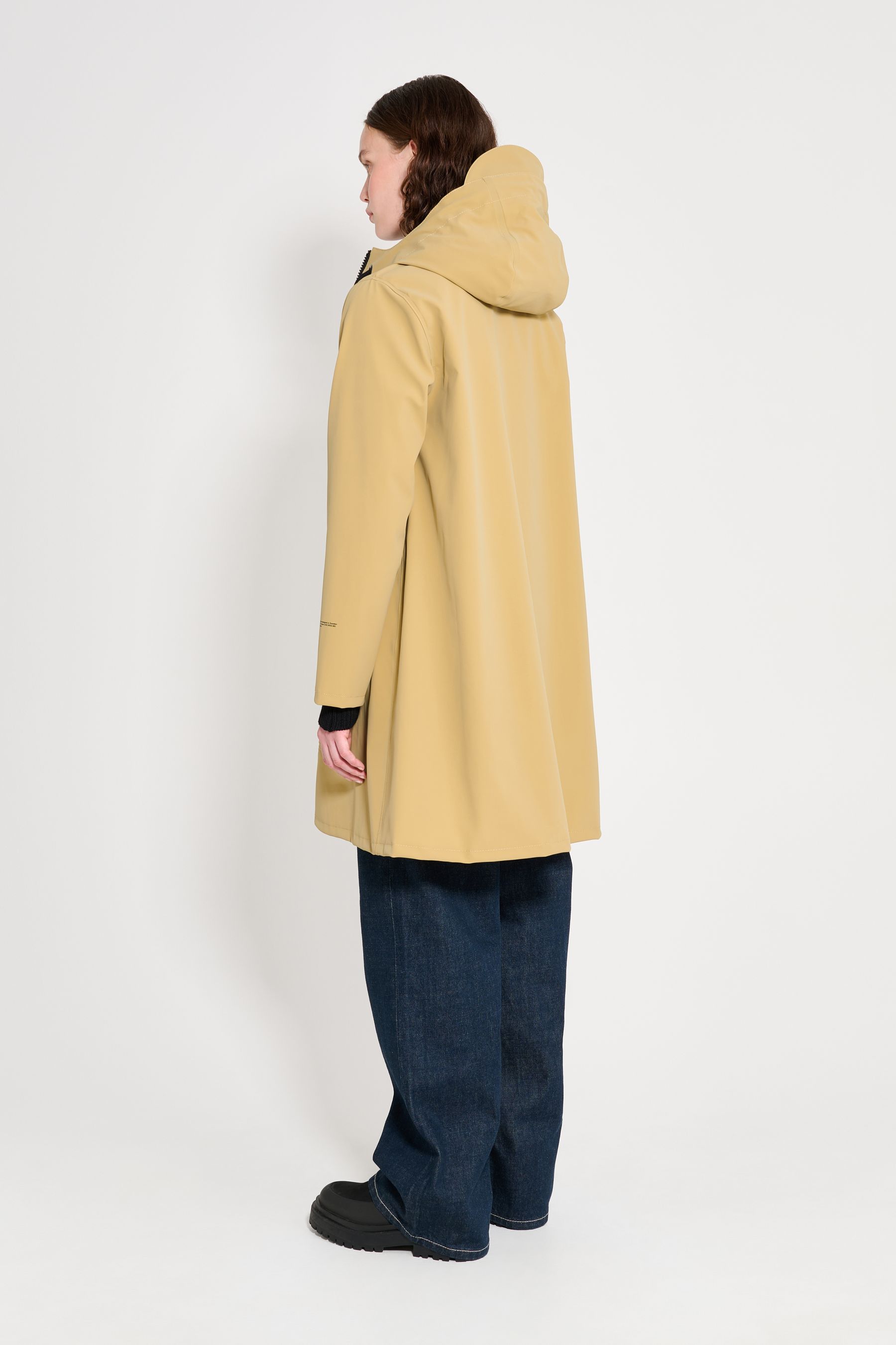 stutterheim mosebacke patch sand women jackets raincoats