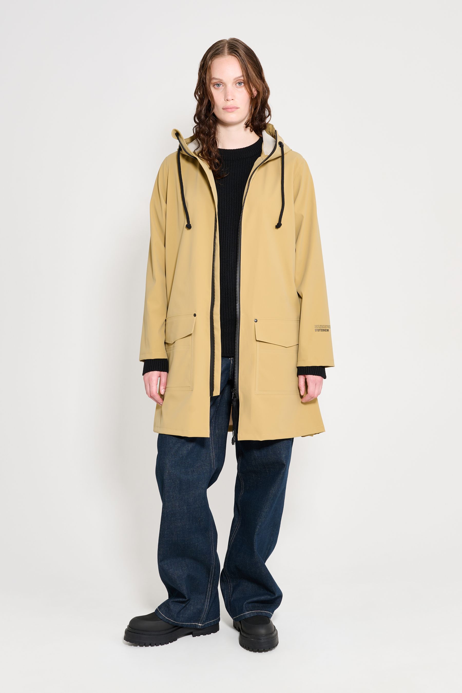 stutterheim mosebacke patch sand women jackets raincoats