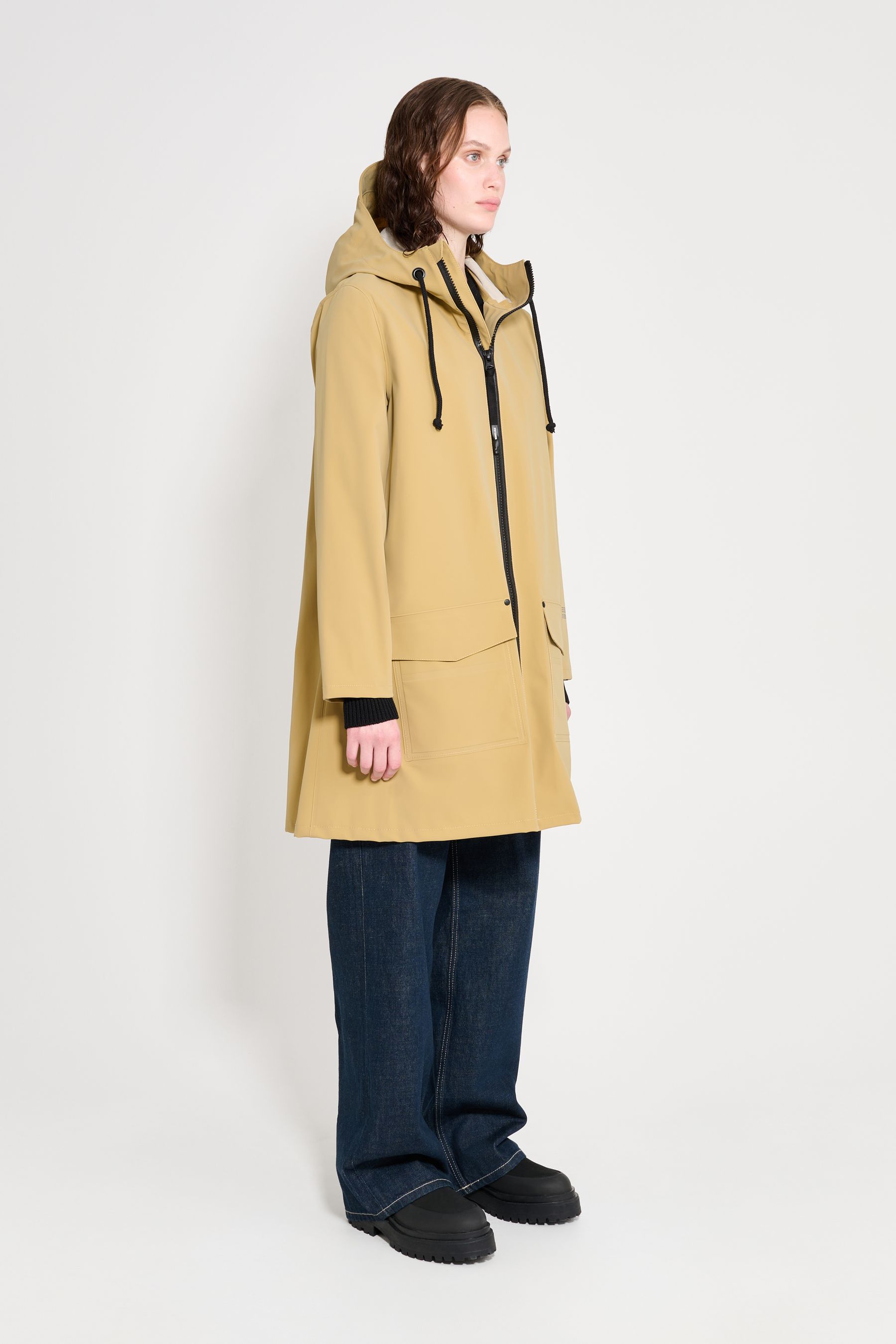 stutterheim mosebacke patch sand women jackets raincoats