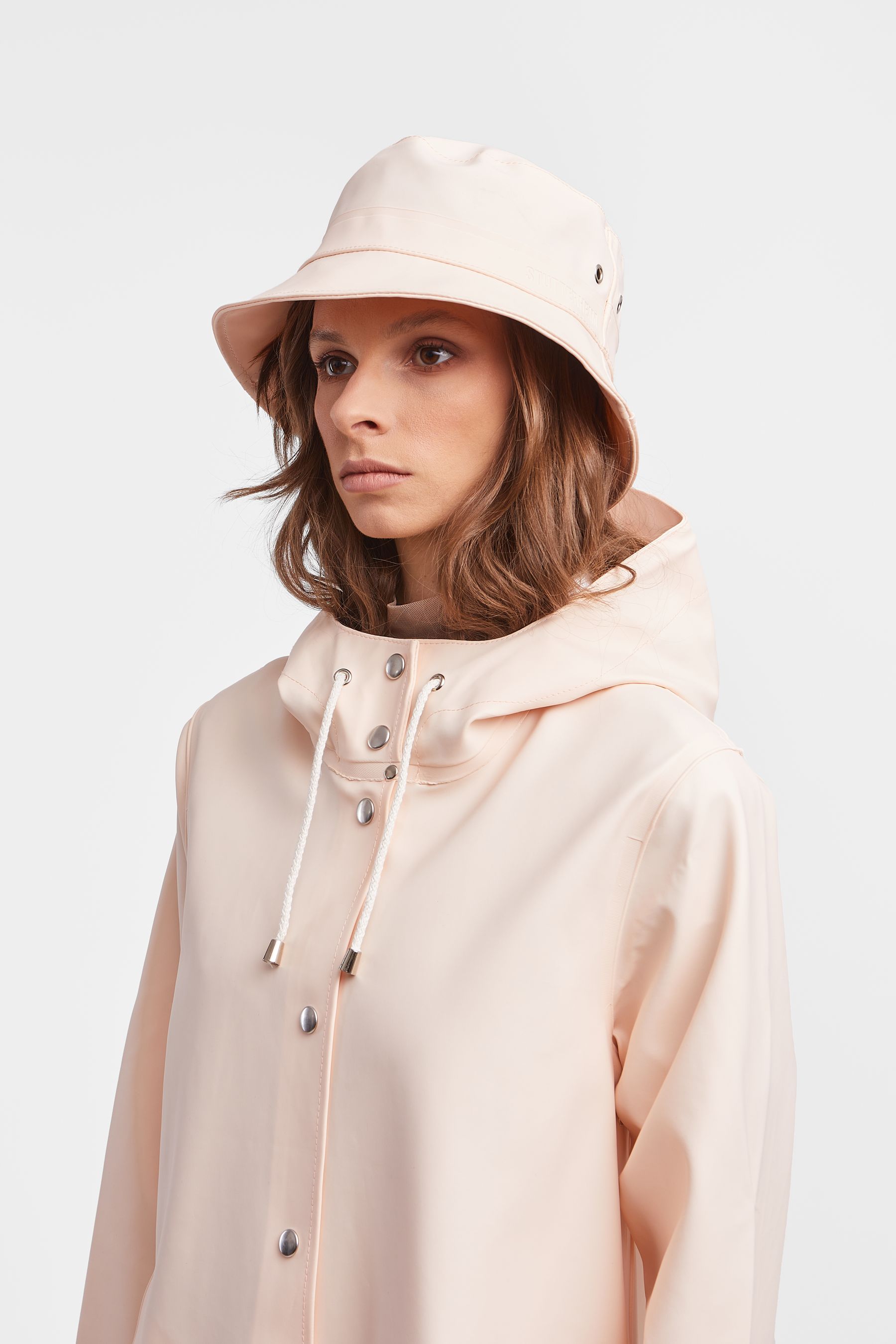 stutterheim mosebacke raincoat peach women jackets raincoats