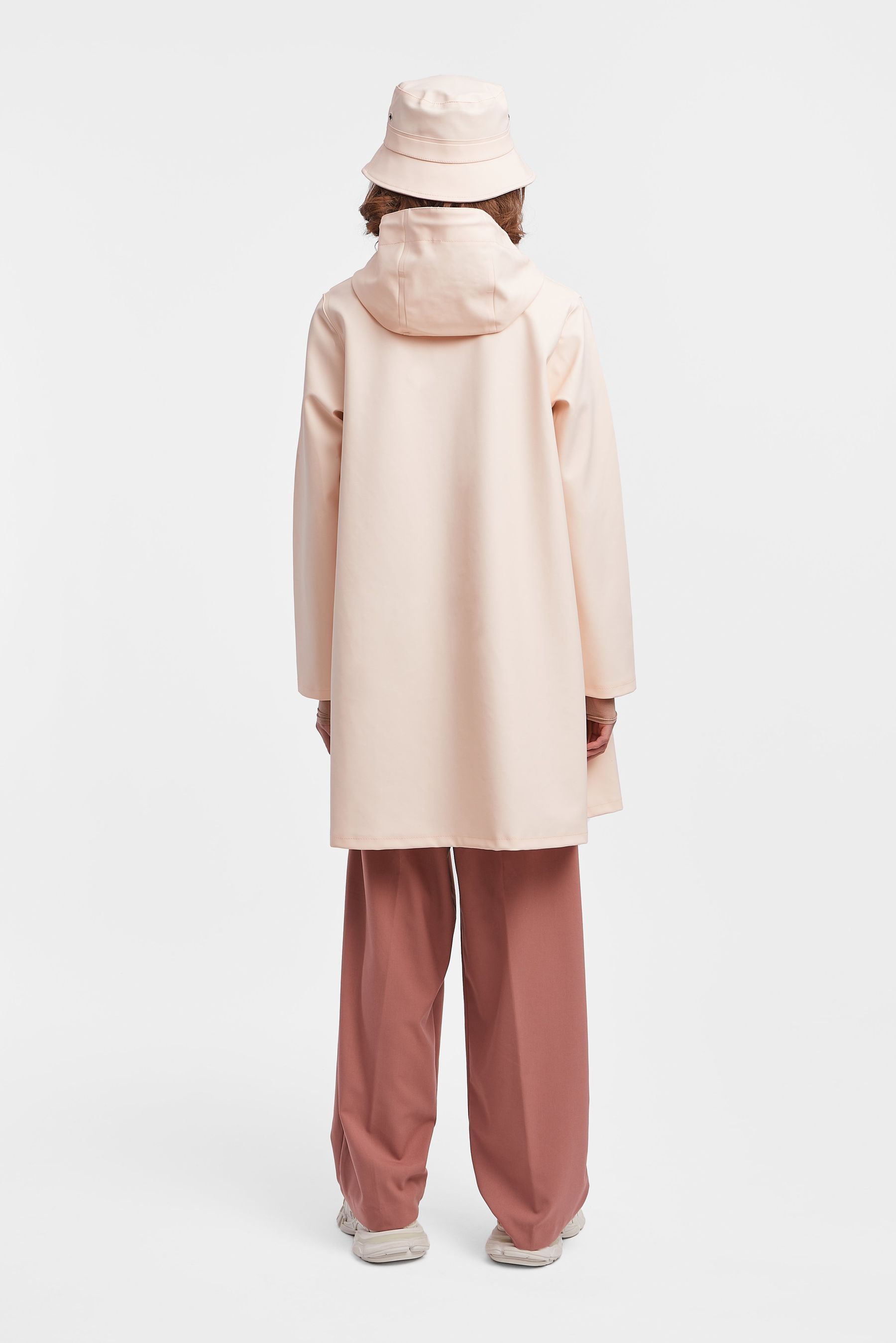 stutterheim mosebacke raincoat peach women jackets raincoats