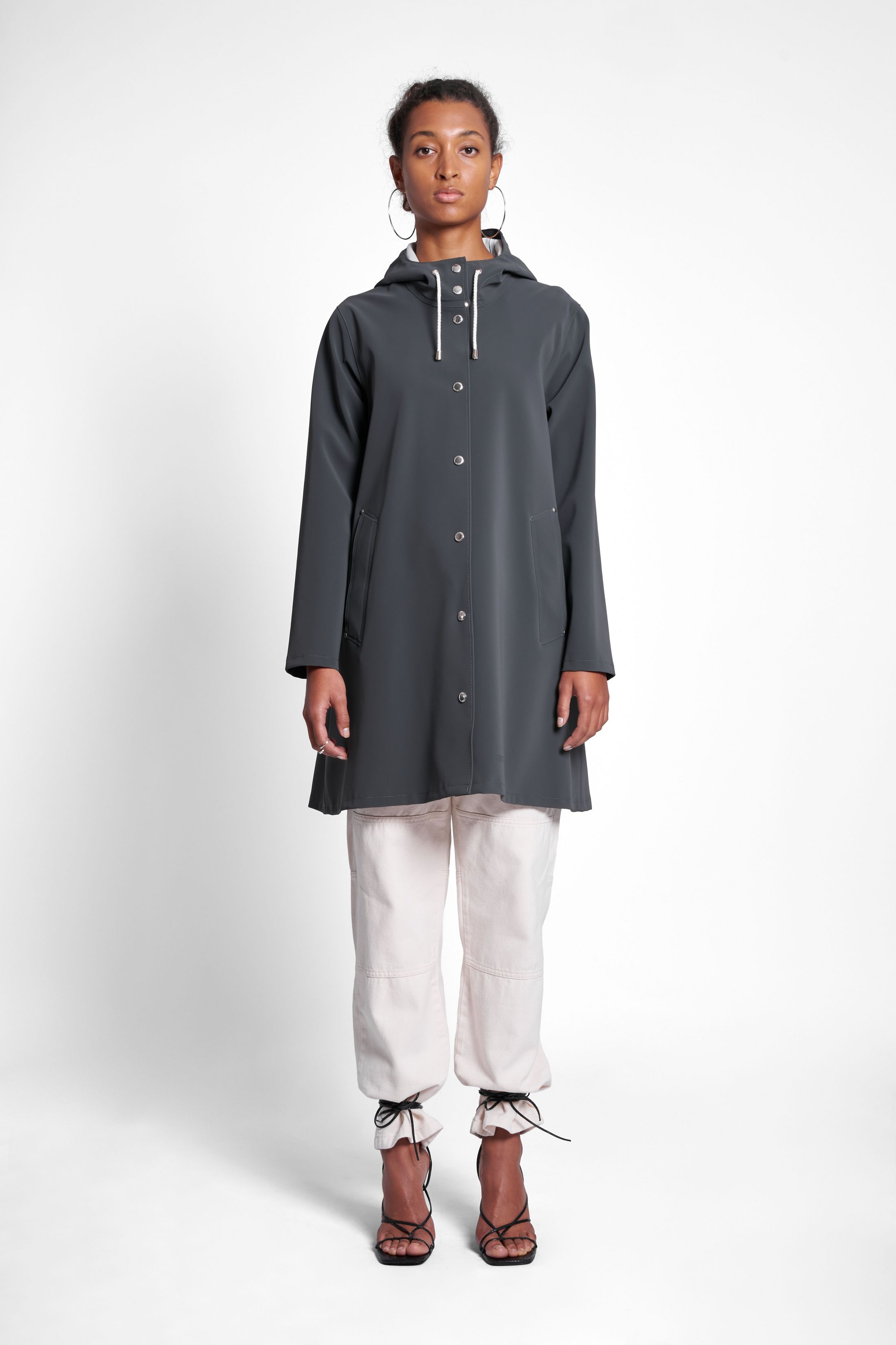 stutterheim mosebacke matte raincoat charcoal women jackets raincoats