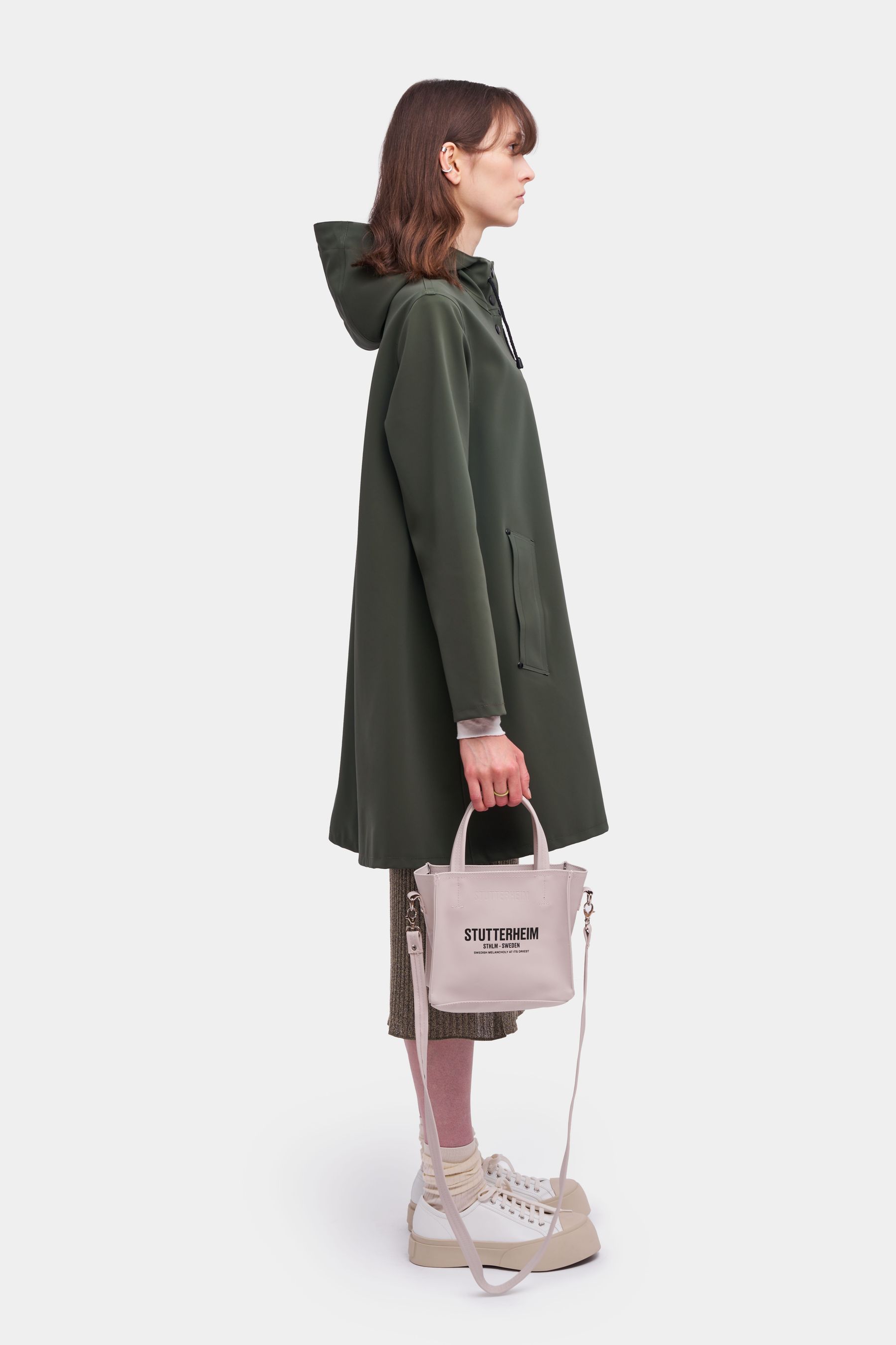 stutterheim mosebacke matte raincoat dark green women womens-autumn-pop-up-colours