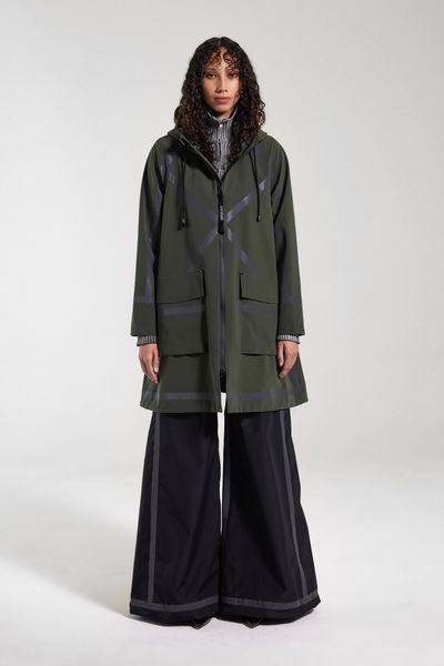 STUTTERHEIM ダークグリーン ゴム引き レインコート Mosebacke Tape Matte Raincoat Green | STUTTERHEIM US