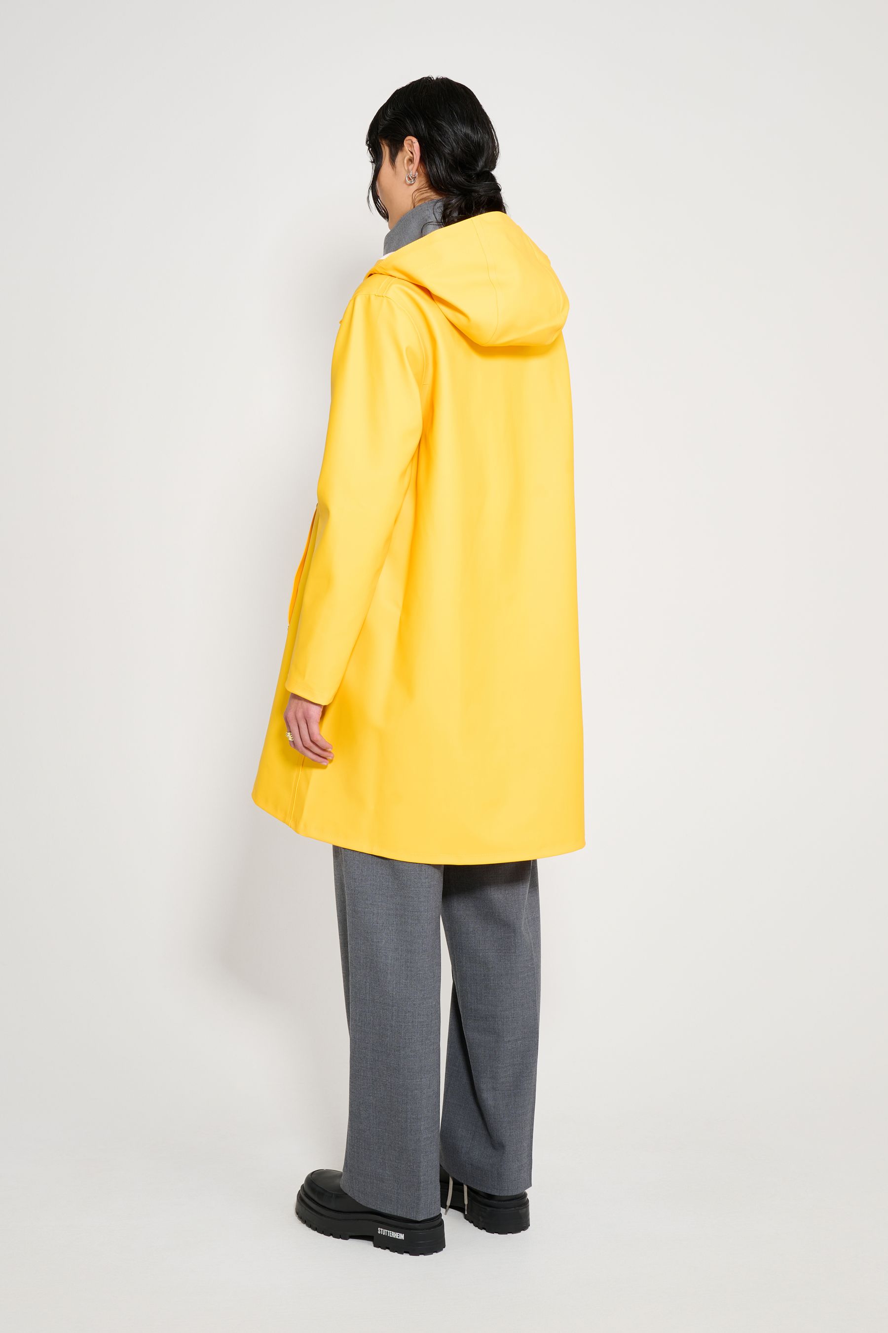 stutterheim mosebacke raincoat yellow women jackets