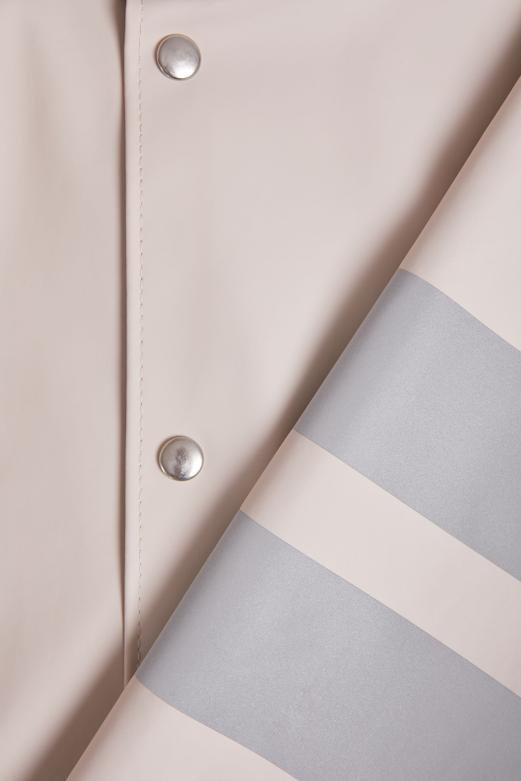 stutterheim norrbro bike raincoat light sand women jackets raincoats