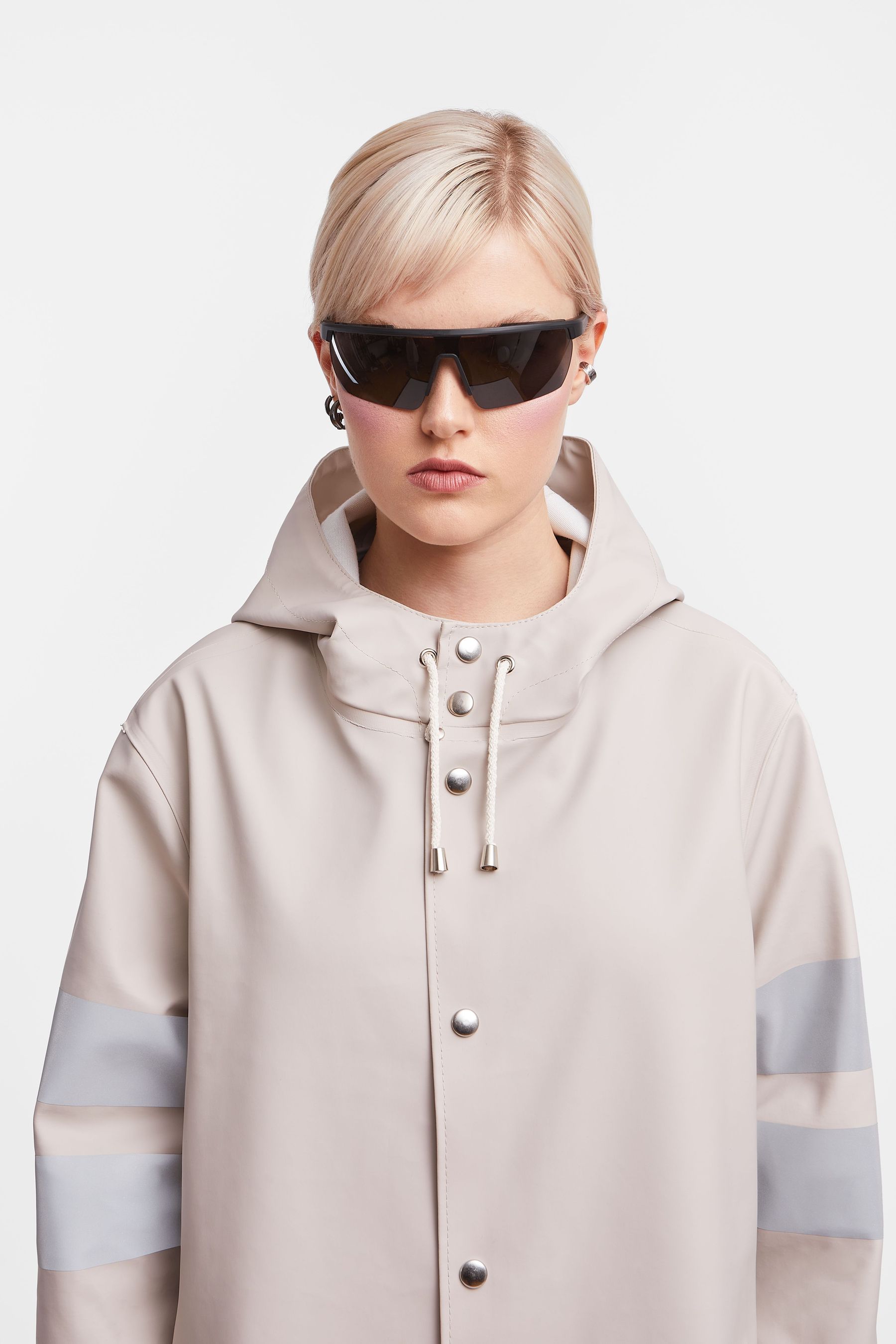 stutterheim norrbro bike raincoat light sand women jackets raincoats