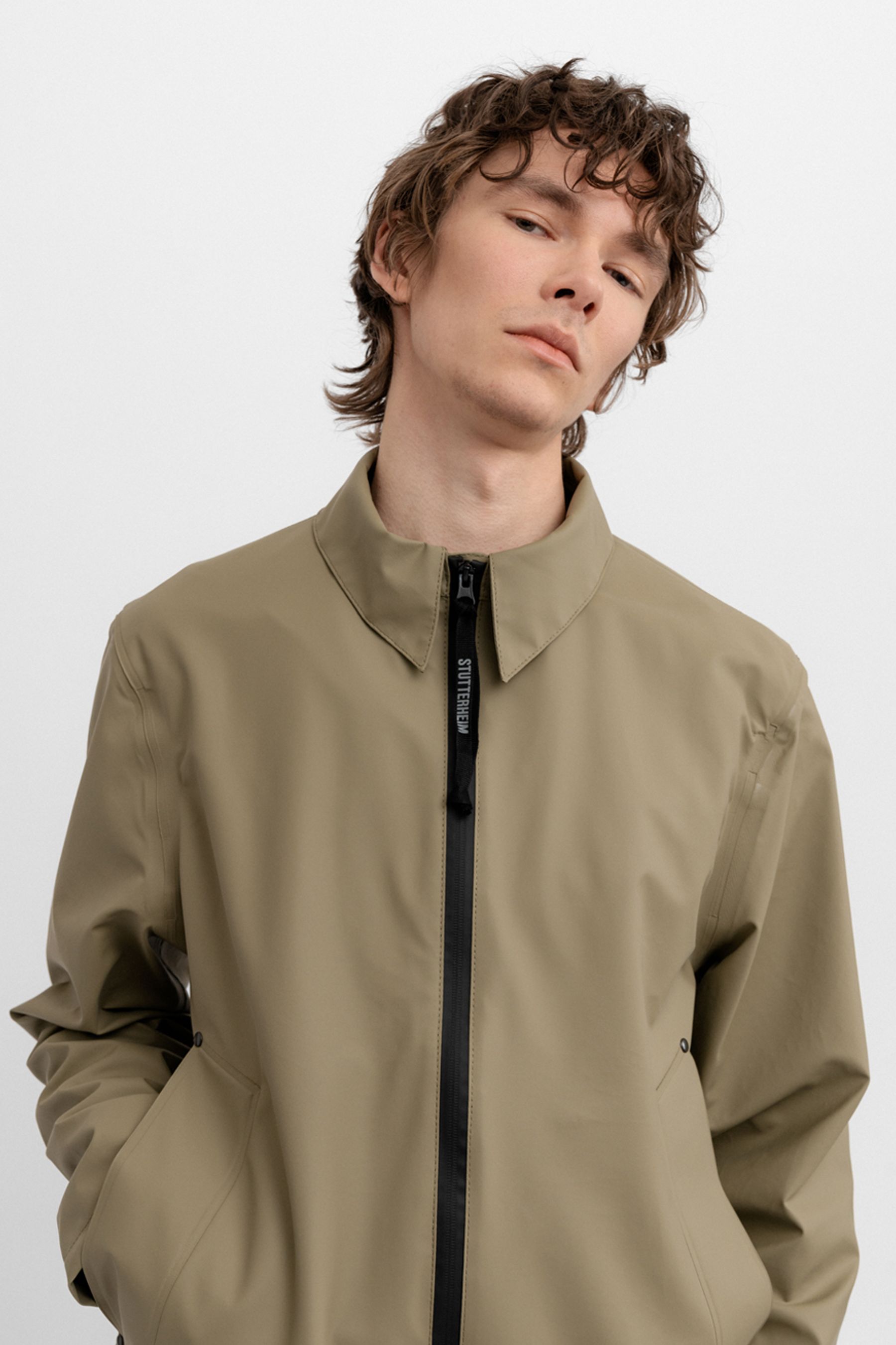 stutterheim notting hill lightweight overshirt aloe men jackets overshirts