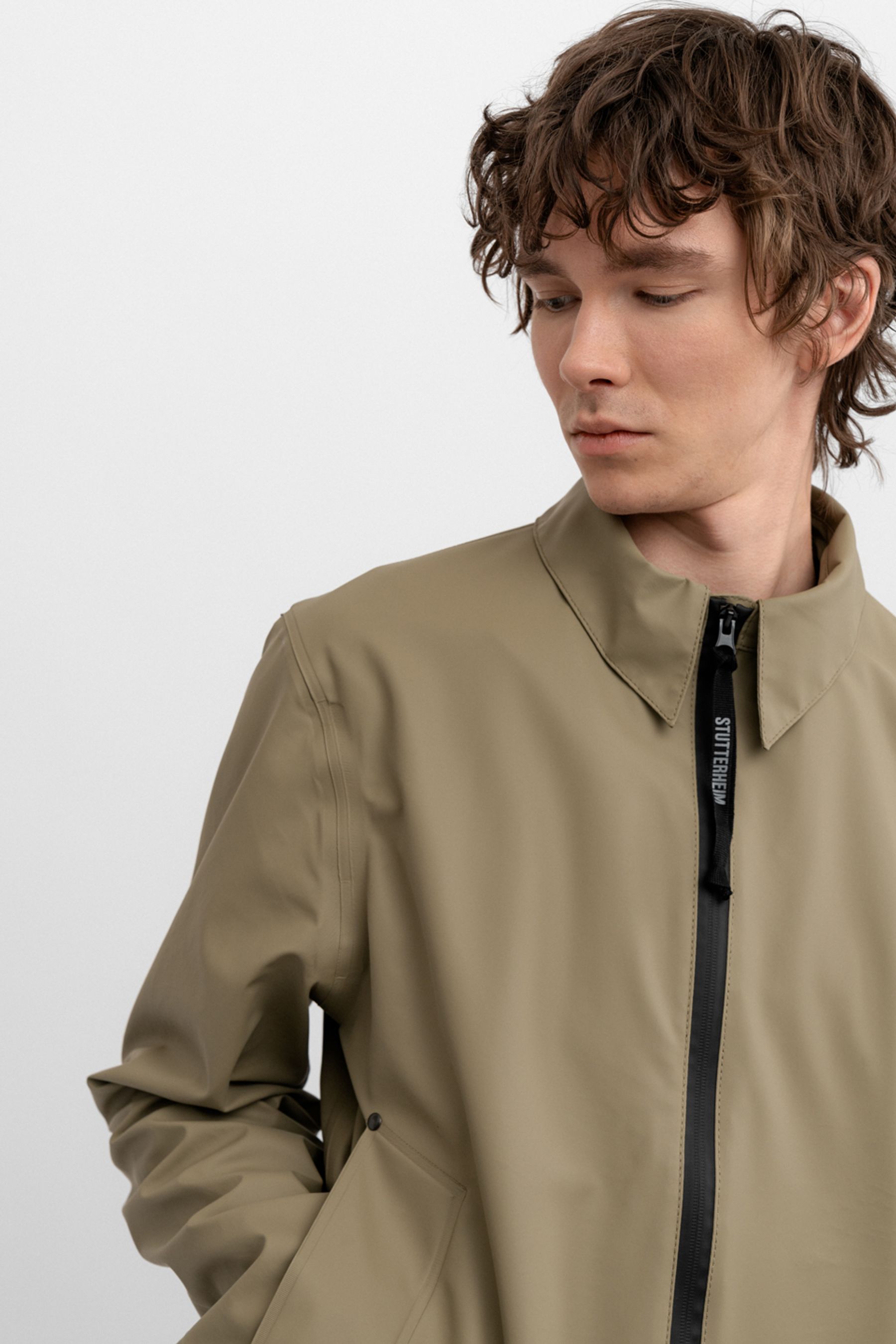 stutterheim notting hill lightweight overshirt aloe men jackets overshirts