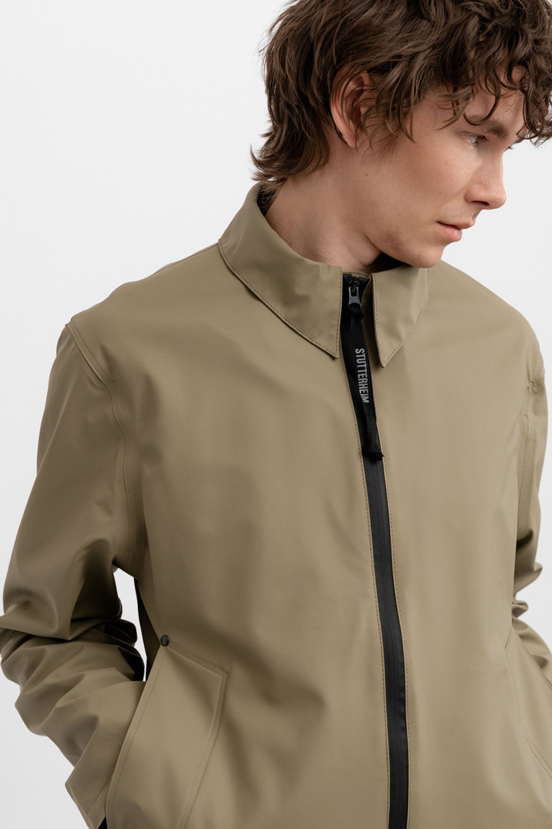 stutterheim notting hill lightweight overshirt aloe men jackets overshirts