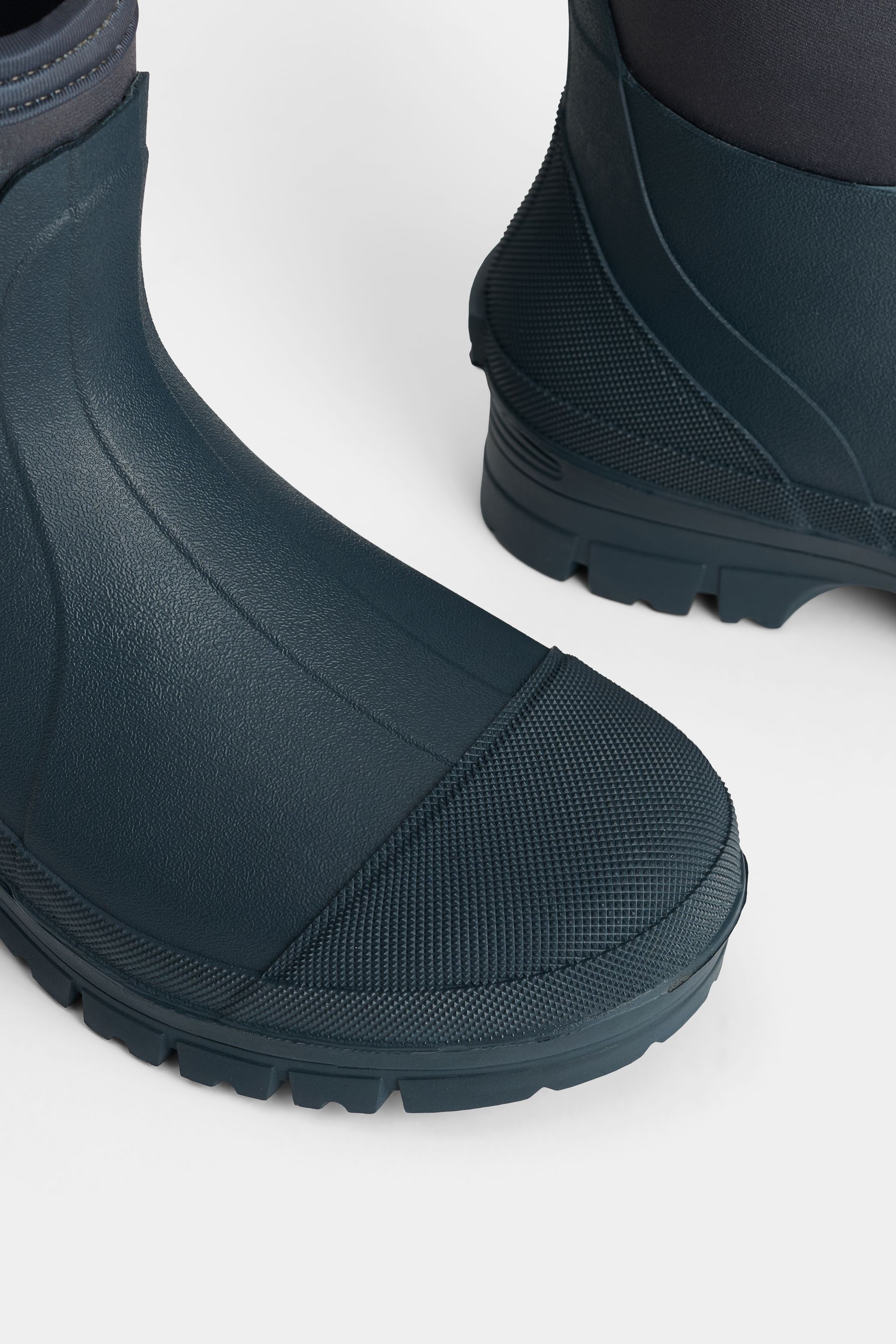 stutterheim puddle walker charcoal footwear chelsea-boots