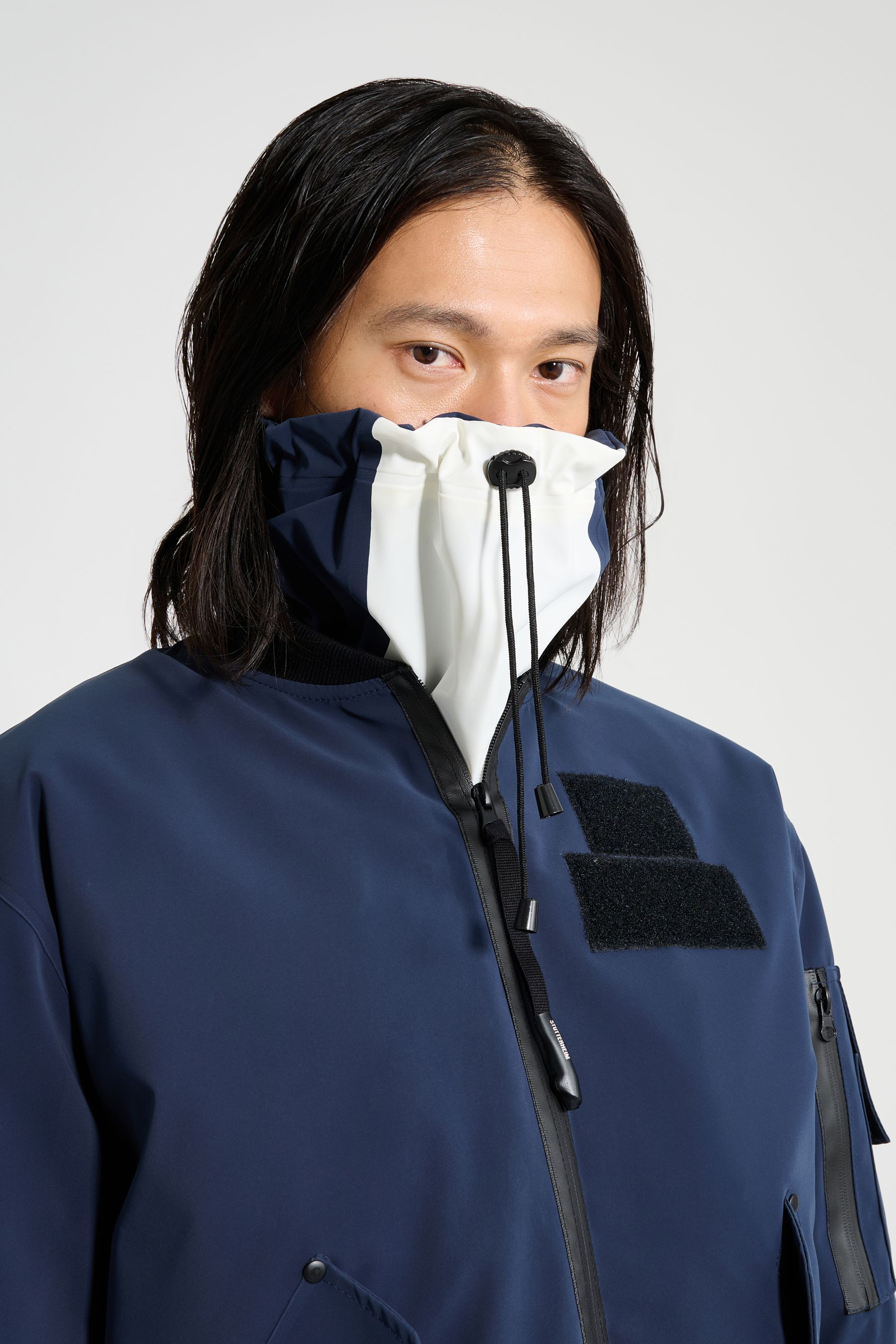 stutterheim rain collar matte navy/green accessories hats-and-scarves scarves