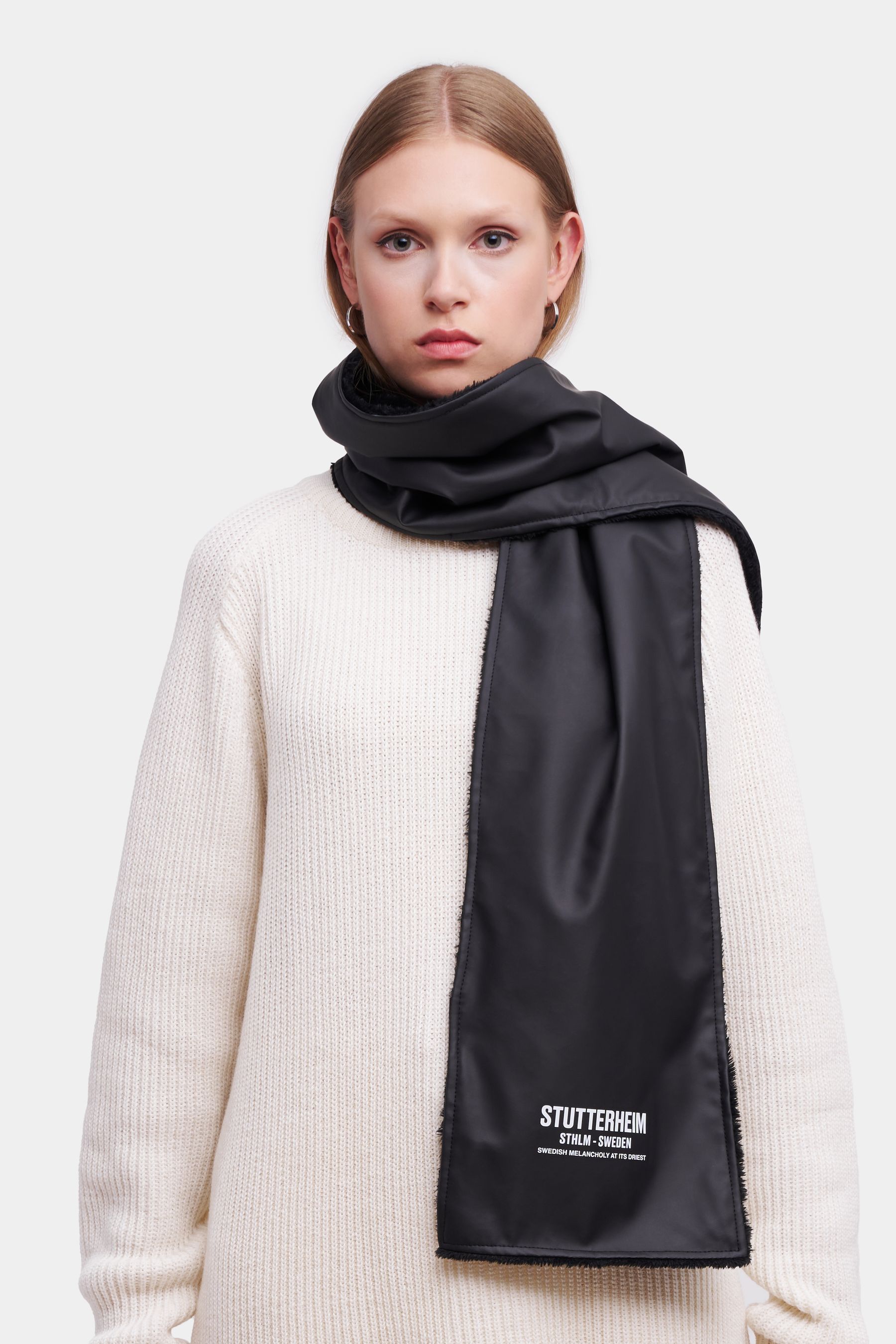 stutterheim rain scarf black accessories hats-and-scarves scarves