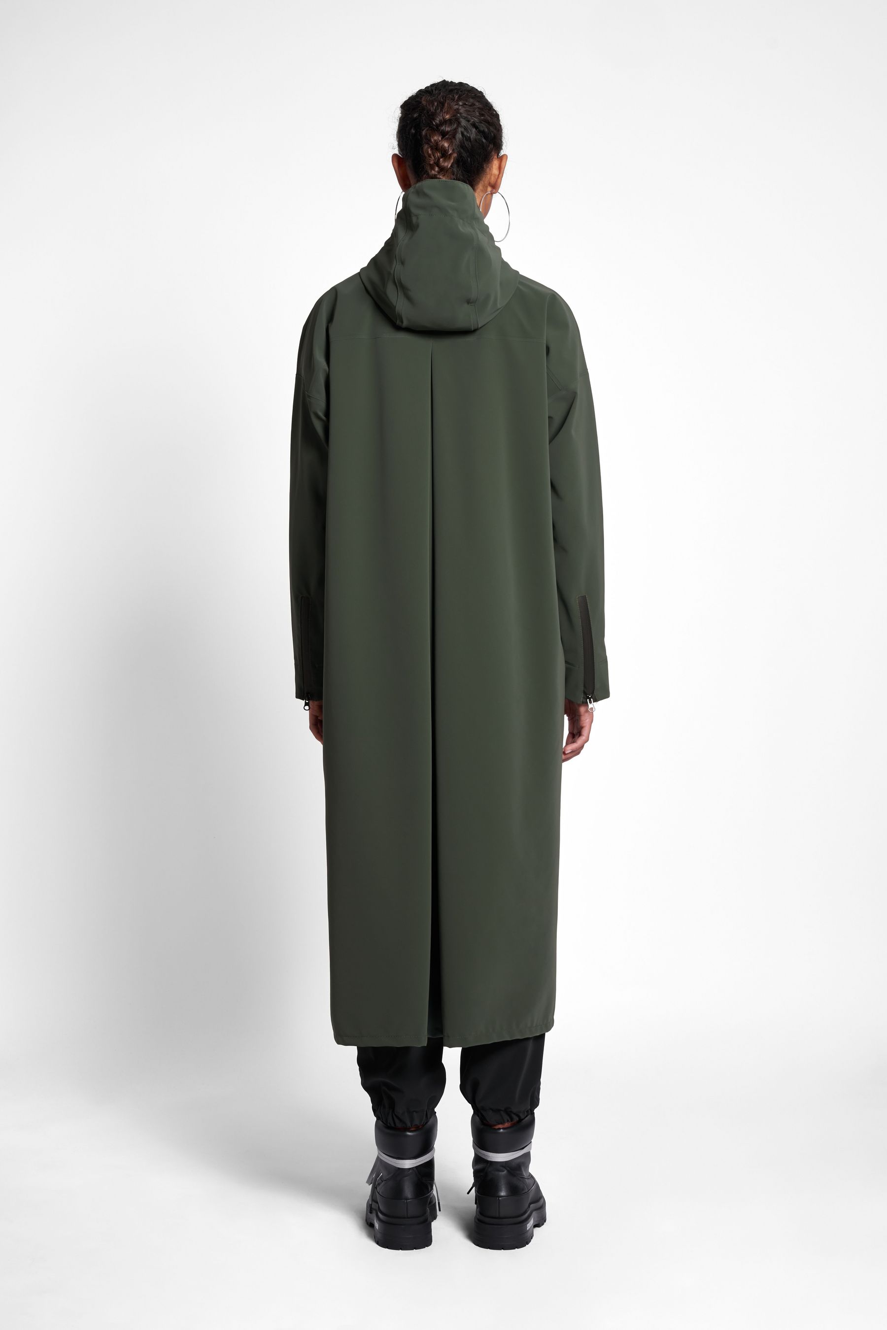 stutterheim sandviken long matte zip raincoat green women jackets long-raincoats