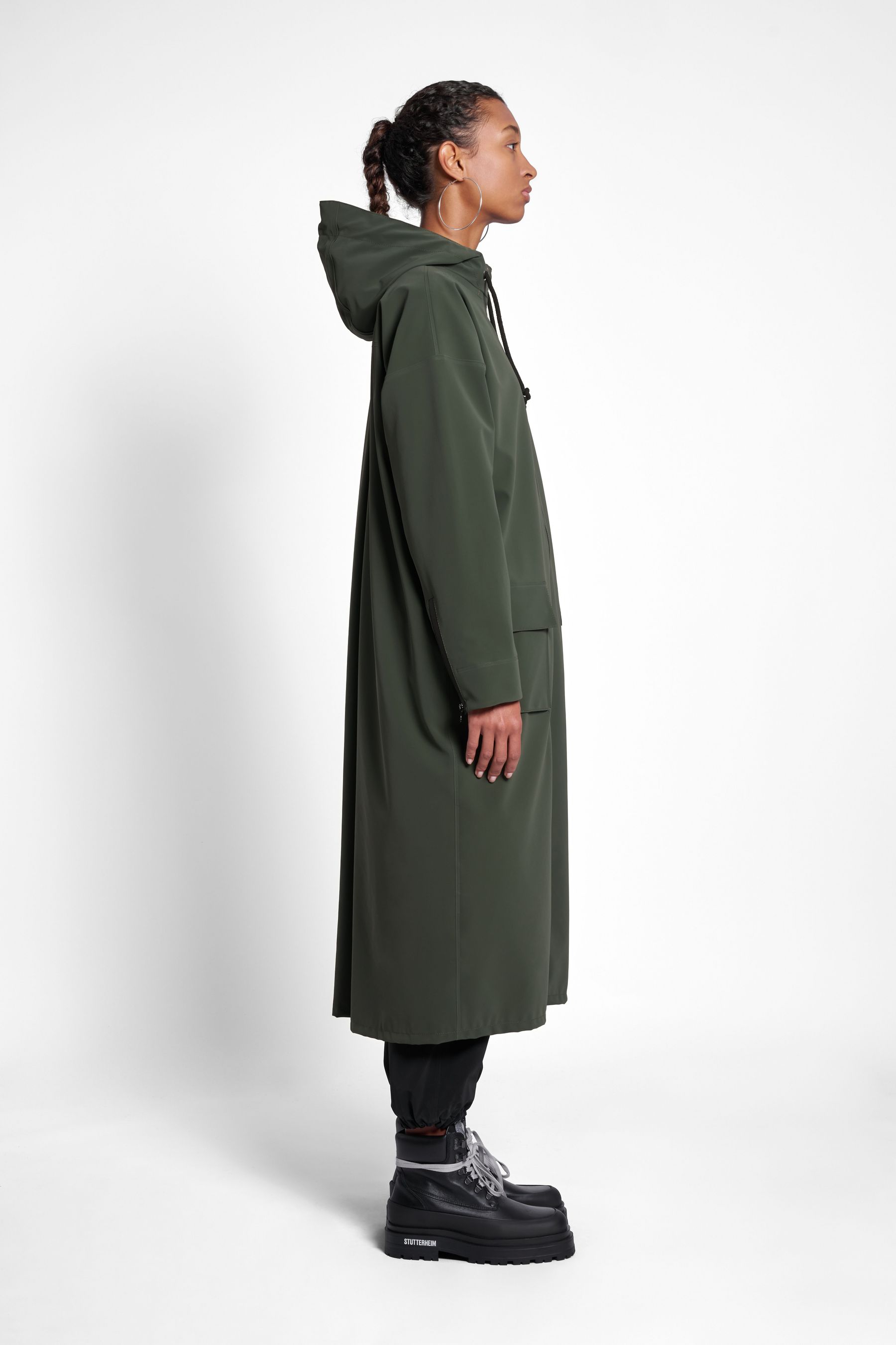 stutterheim sandviken long matte zip raincoat green women jackets long-raincoats
