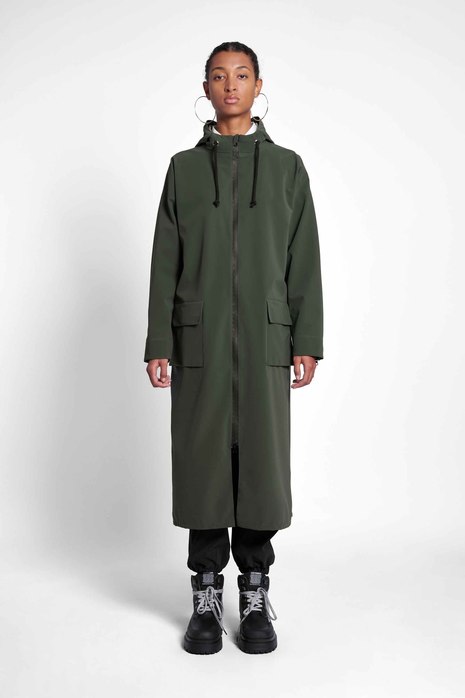 stutterheim sandviken long matte zip raincoat green women jackets long-raincoats