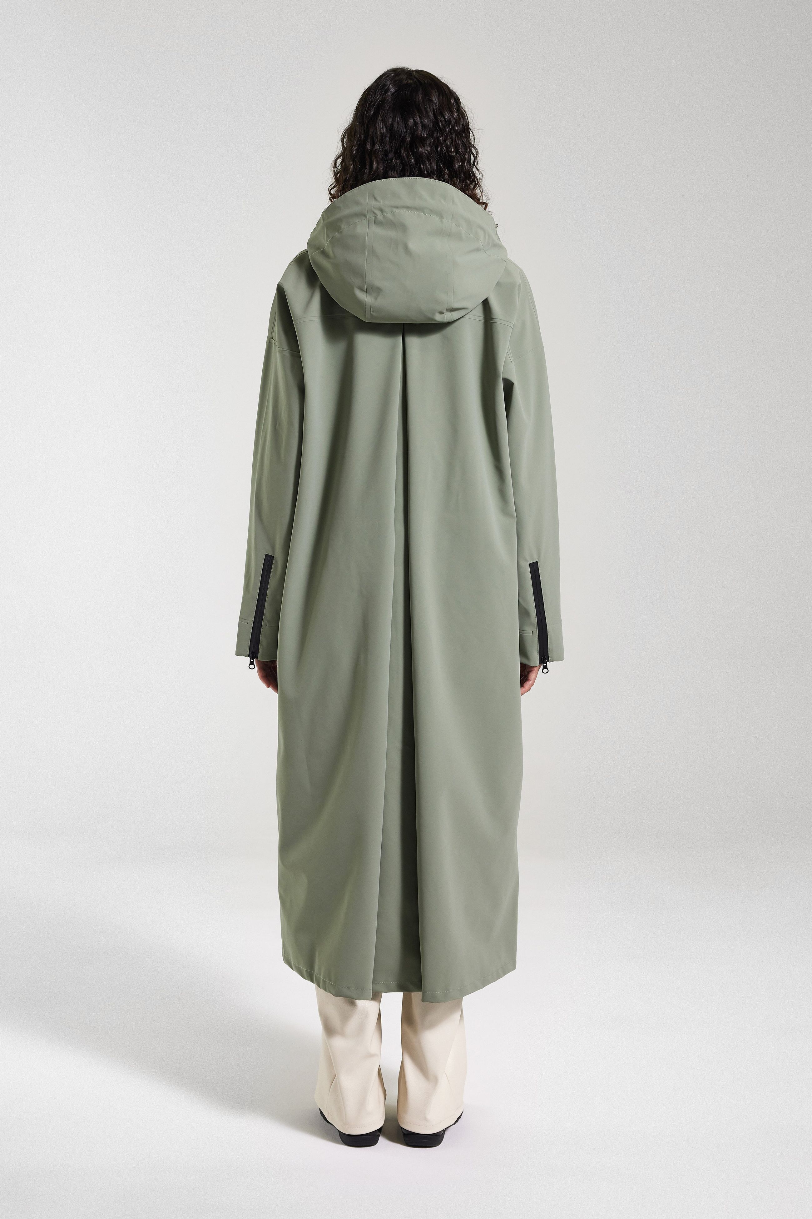 Stutterheim Sandviken Long Zip Matte Raincoat In Comet