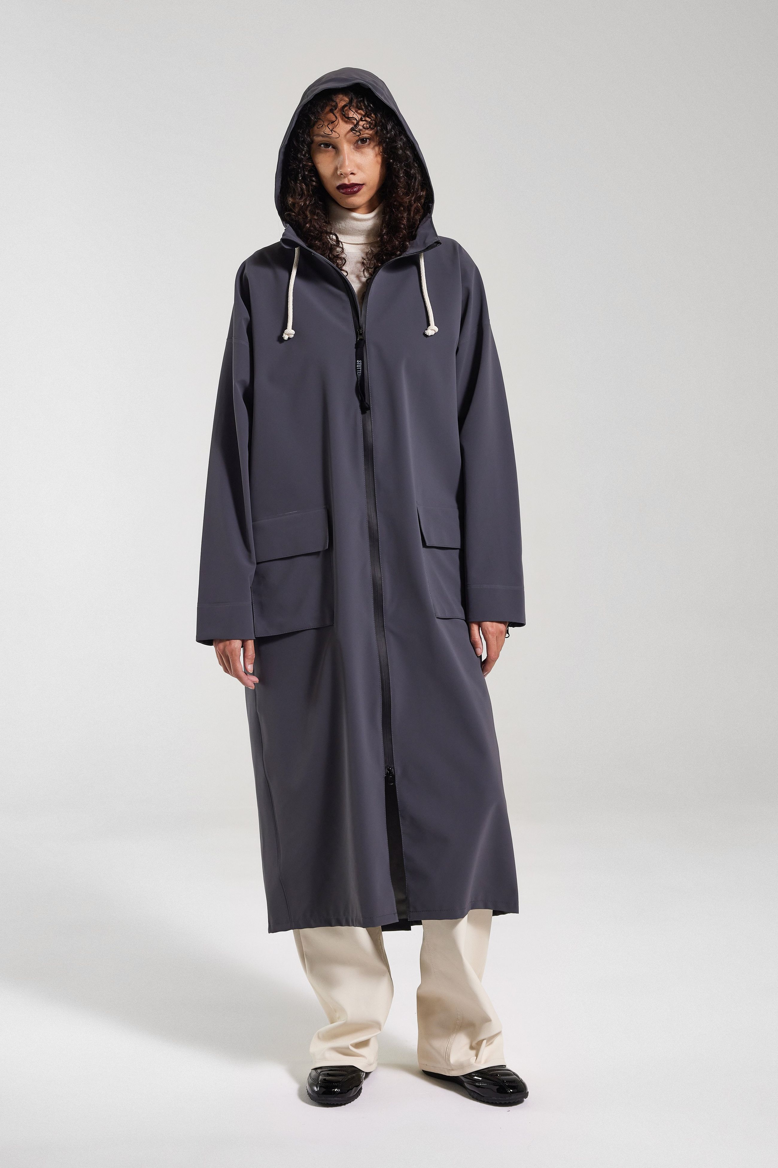 stutterheim sandviken long zip matte raincoat metal women jackets long-raincoats