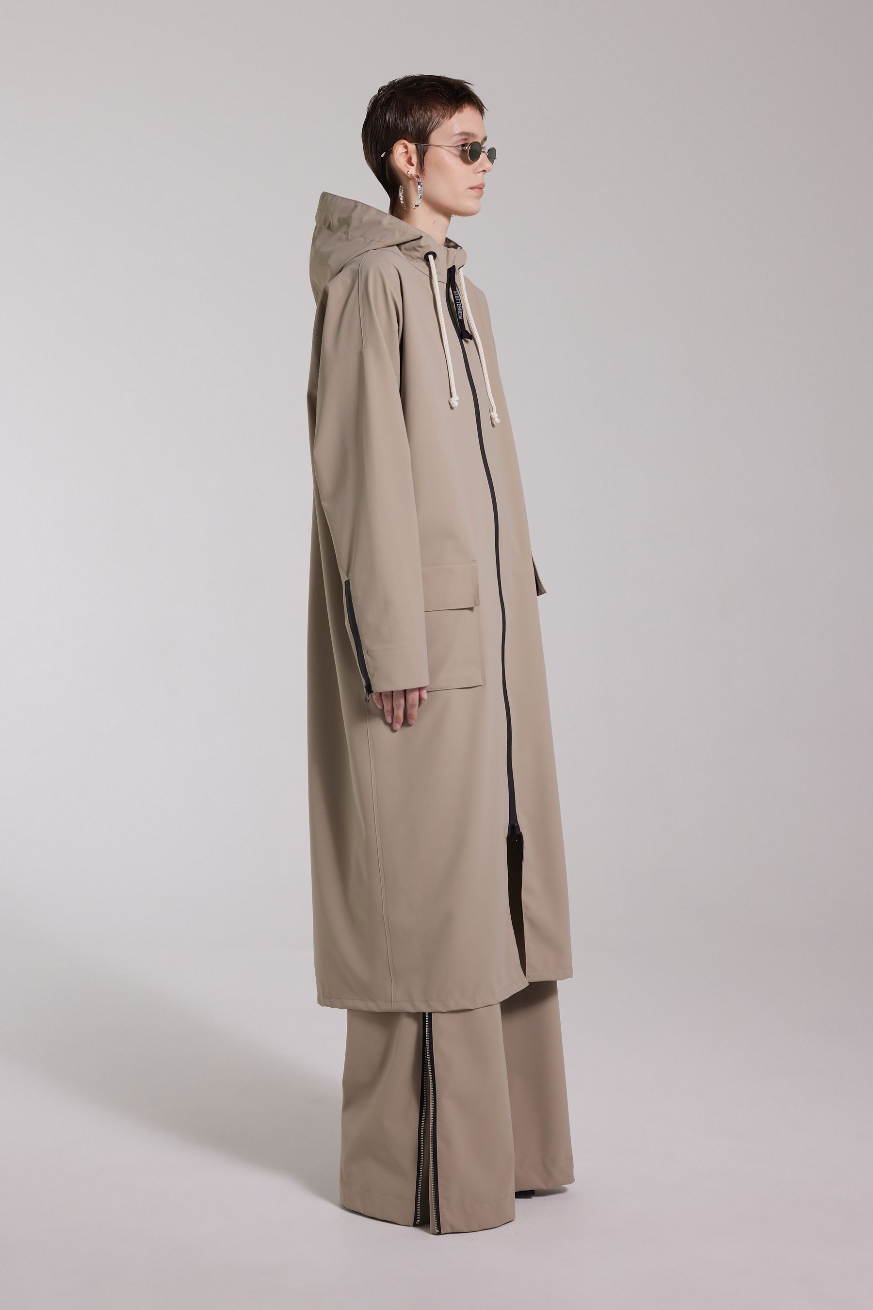 stutterheim sandviken long zip matte raincoat aloe women jackets long-raincoats
