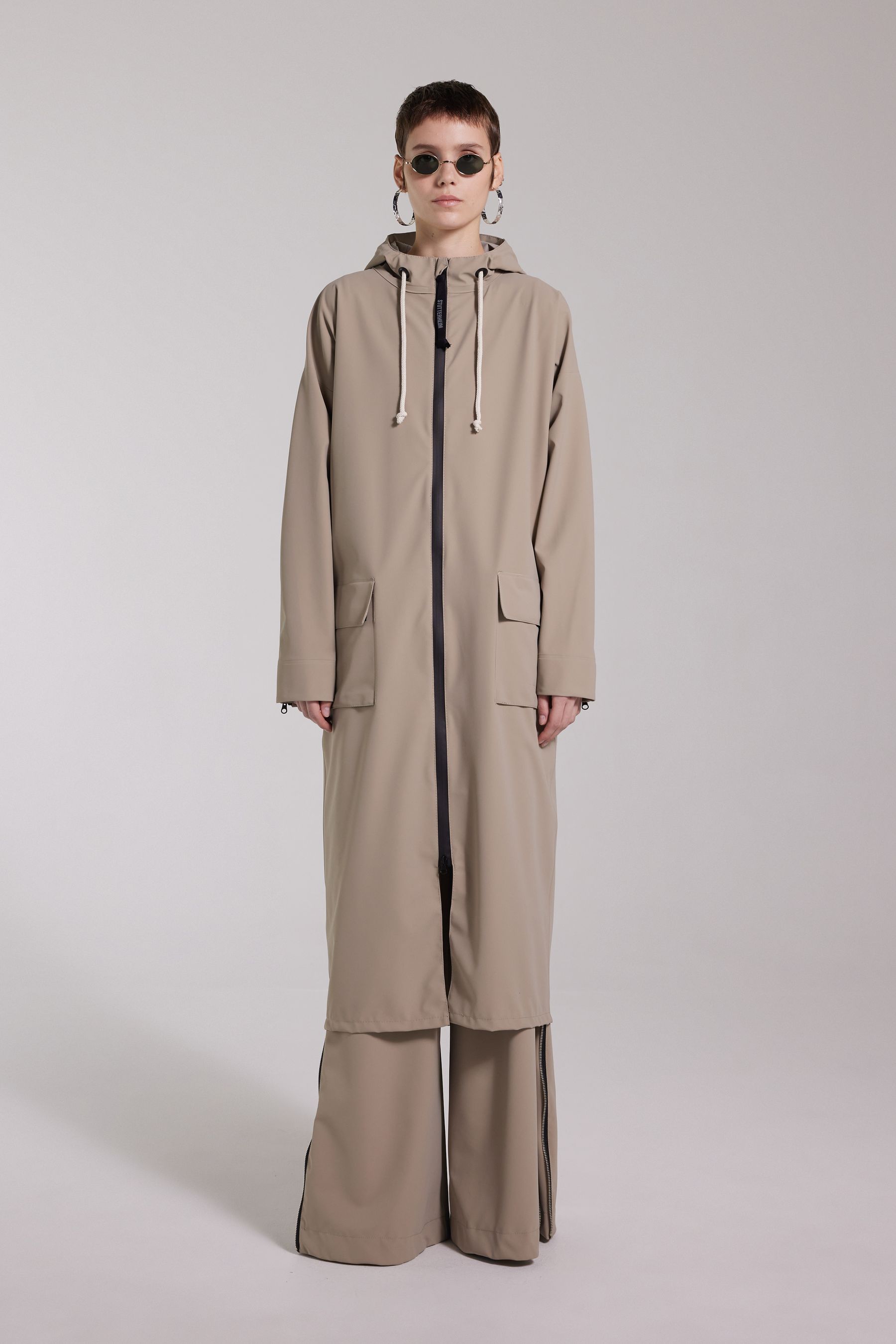 stutterheim sandviken long zip matte raincoat aloe women jackets long-raincoats