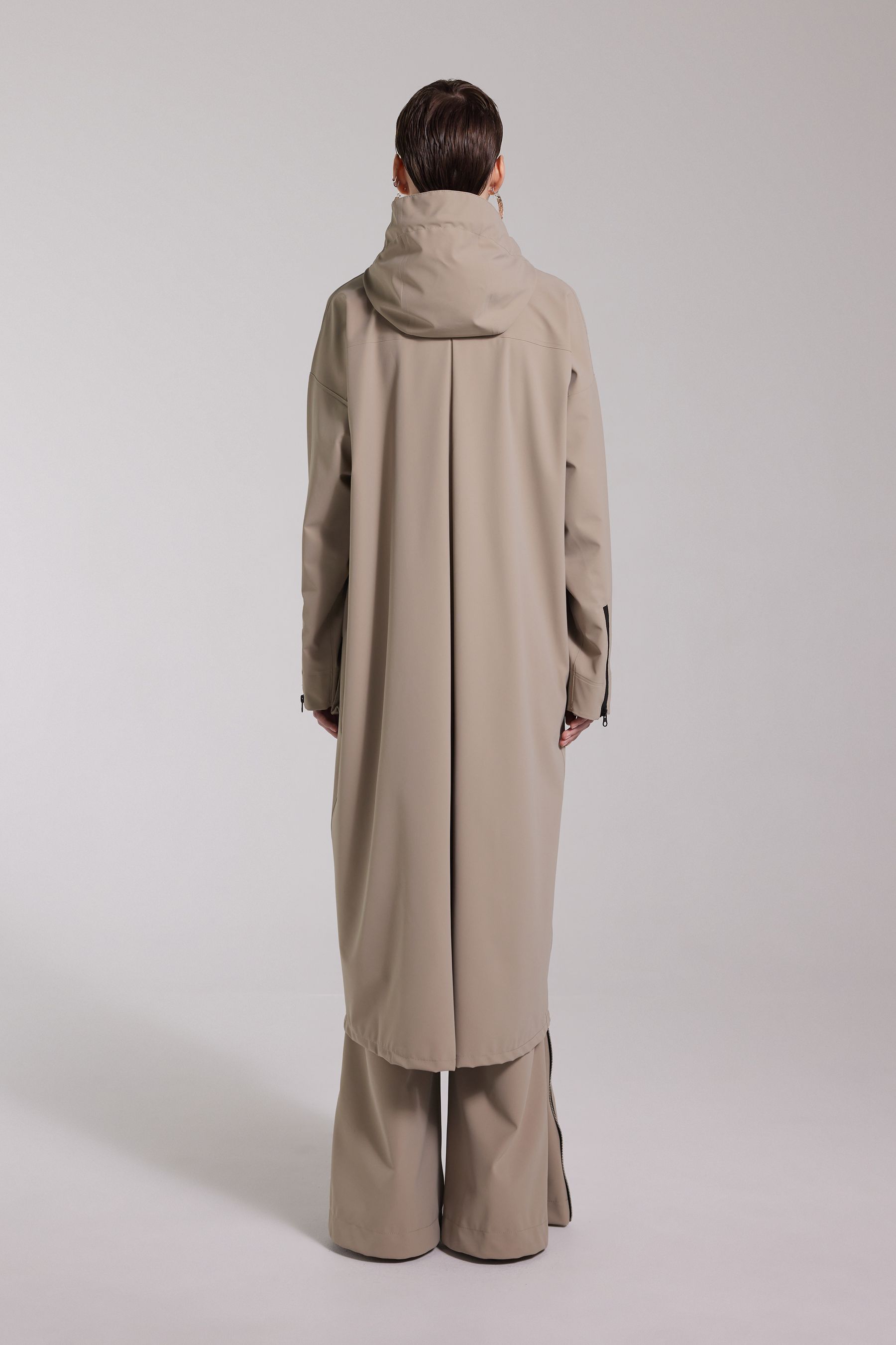 stutterheim sandviken long zip matte raincoat aloe women jackets long-raincoats