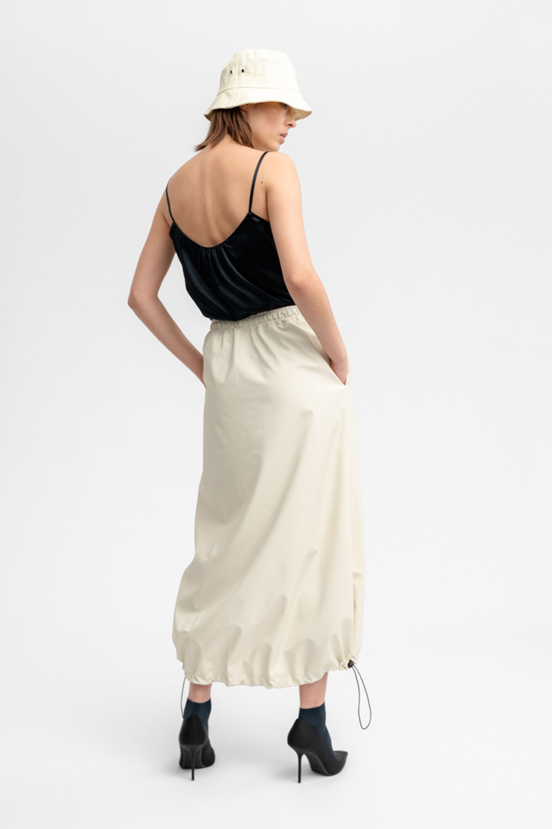 stutterheim skivarp lightweight coconut women bottoms skirts