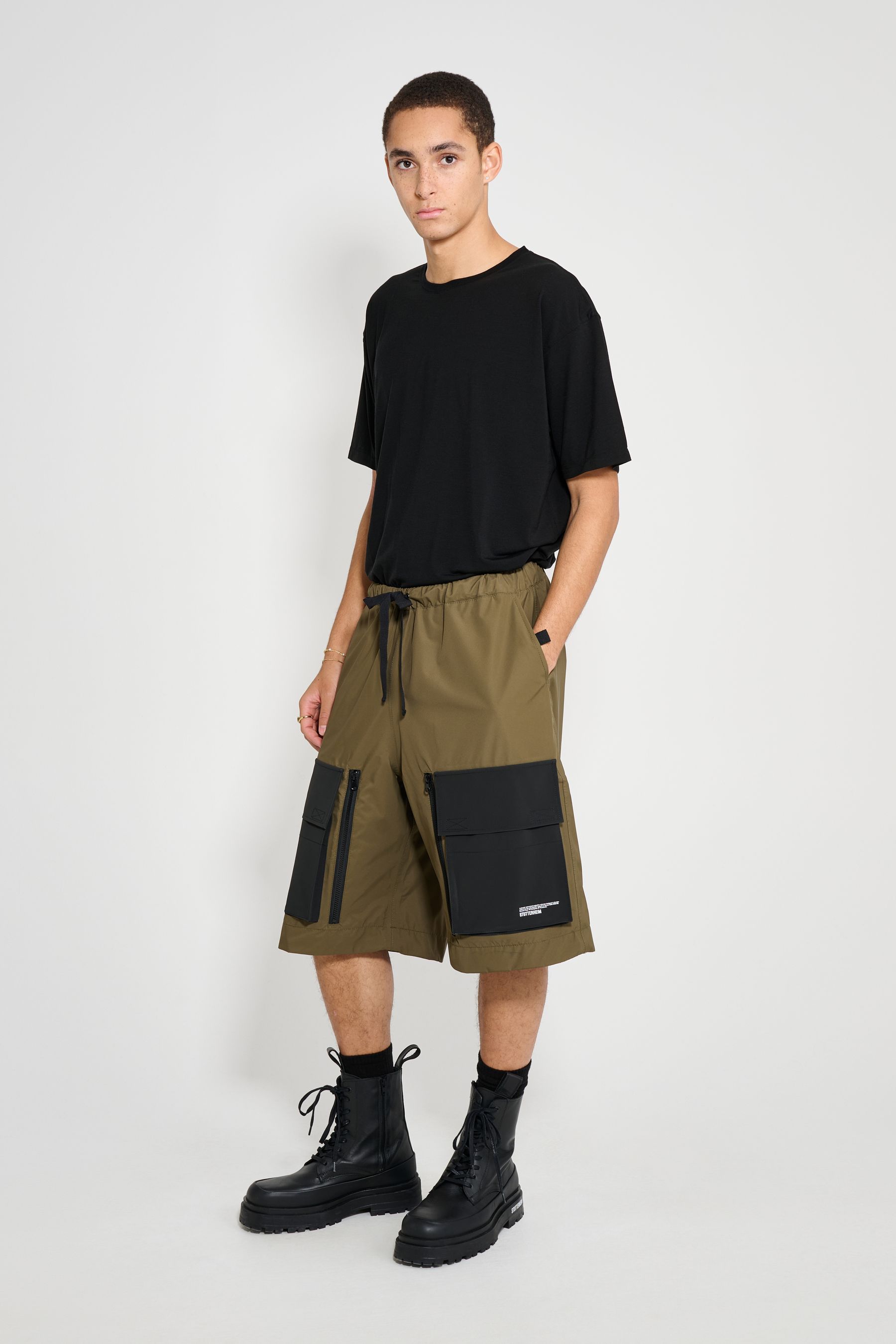 stutterheim space shorts green men