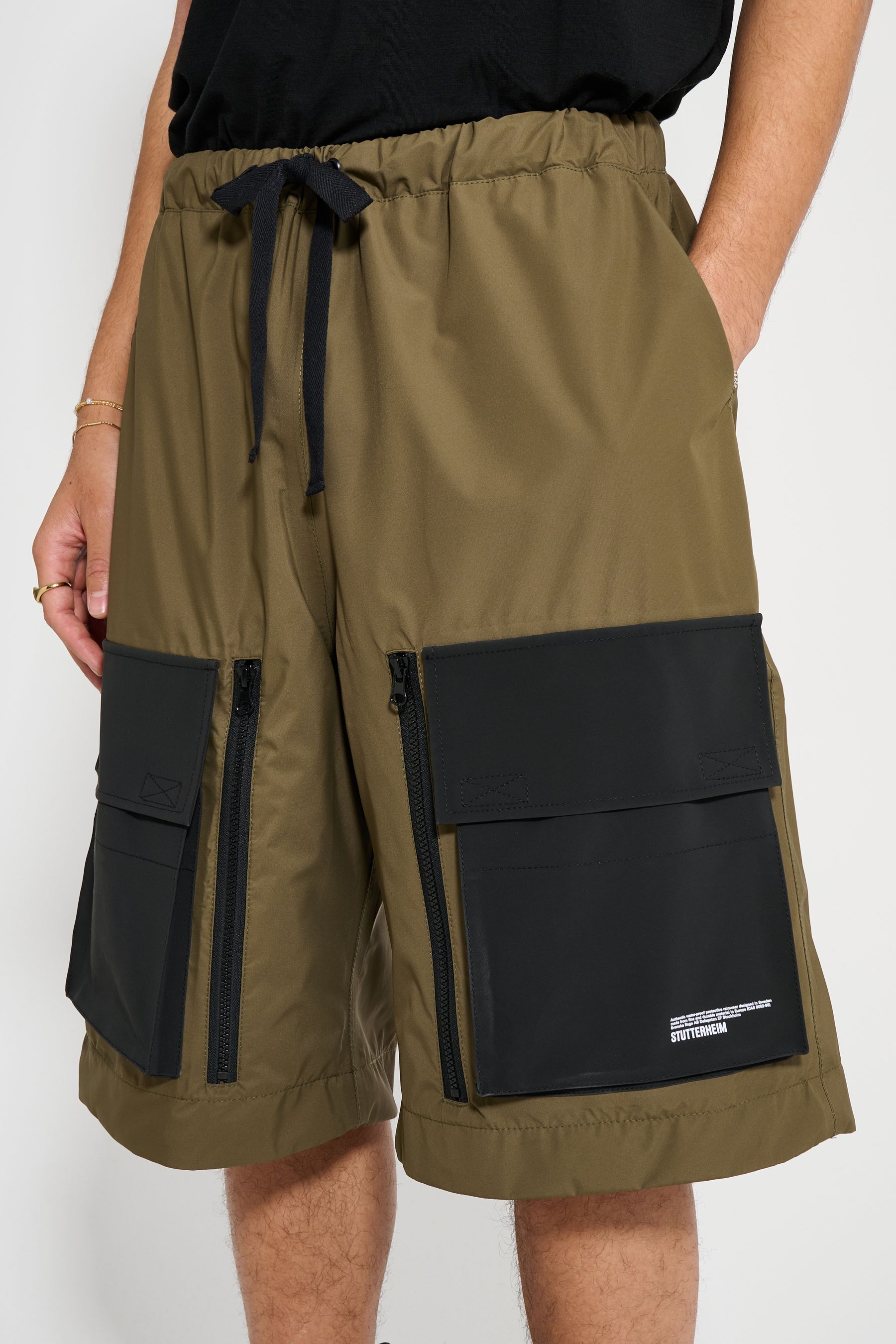 stutterheim space shorts green men