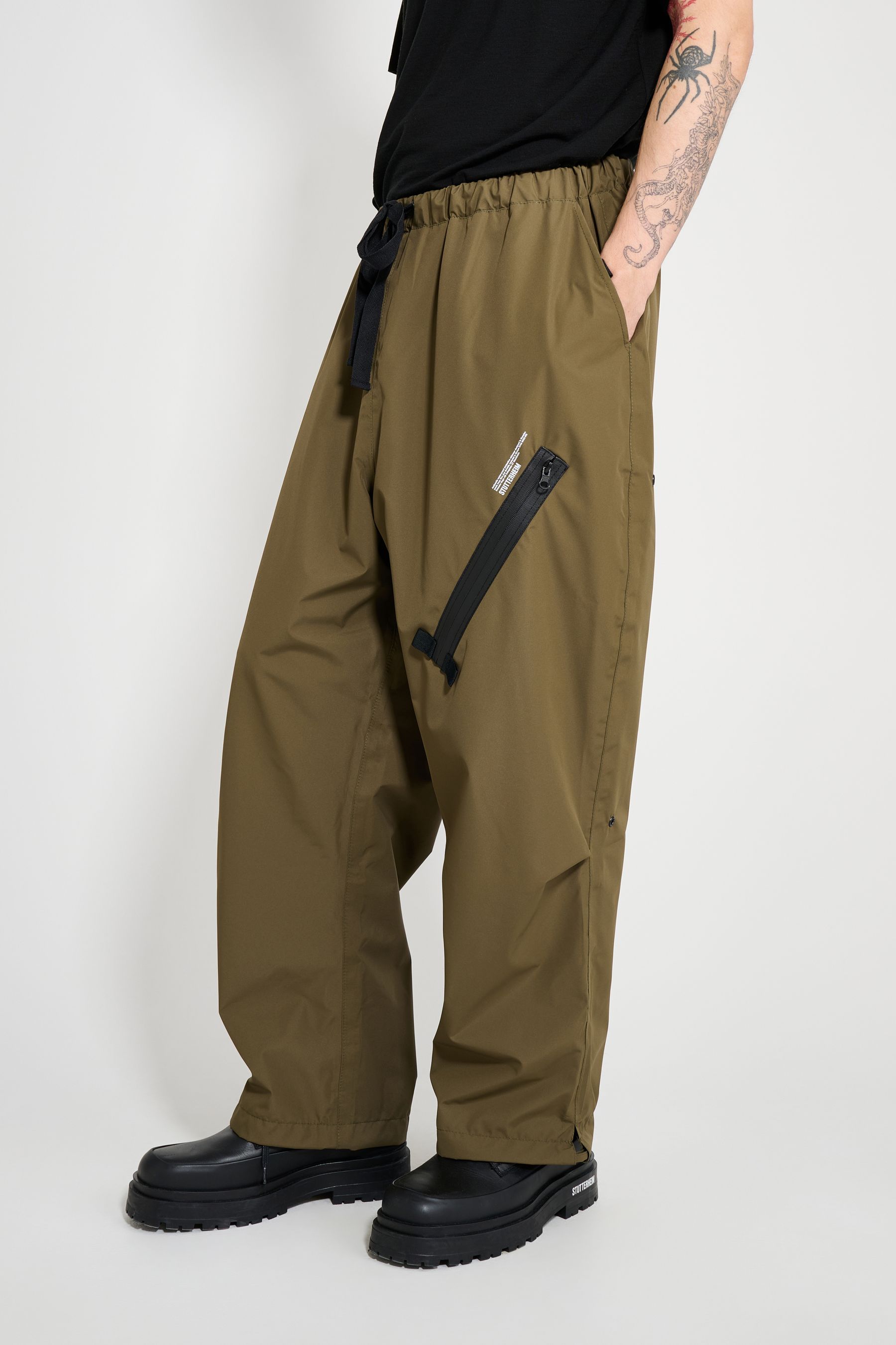 stutterheim space trousers green men