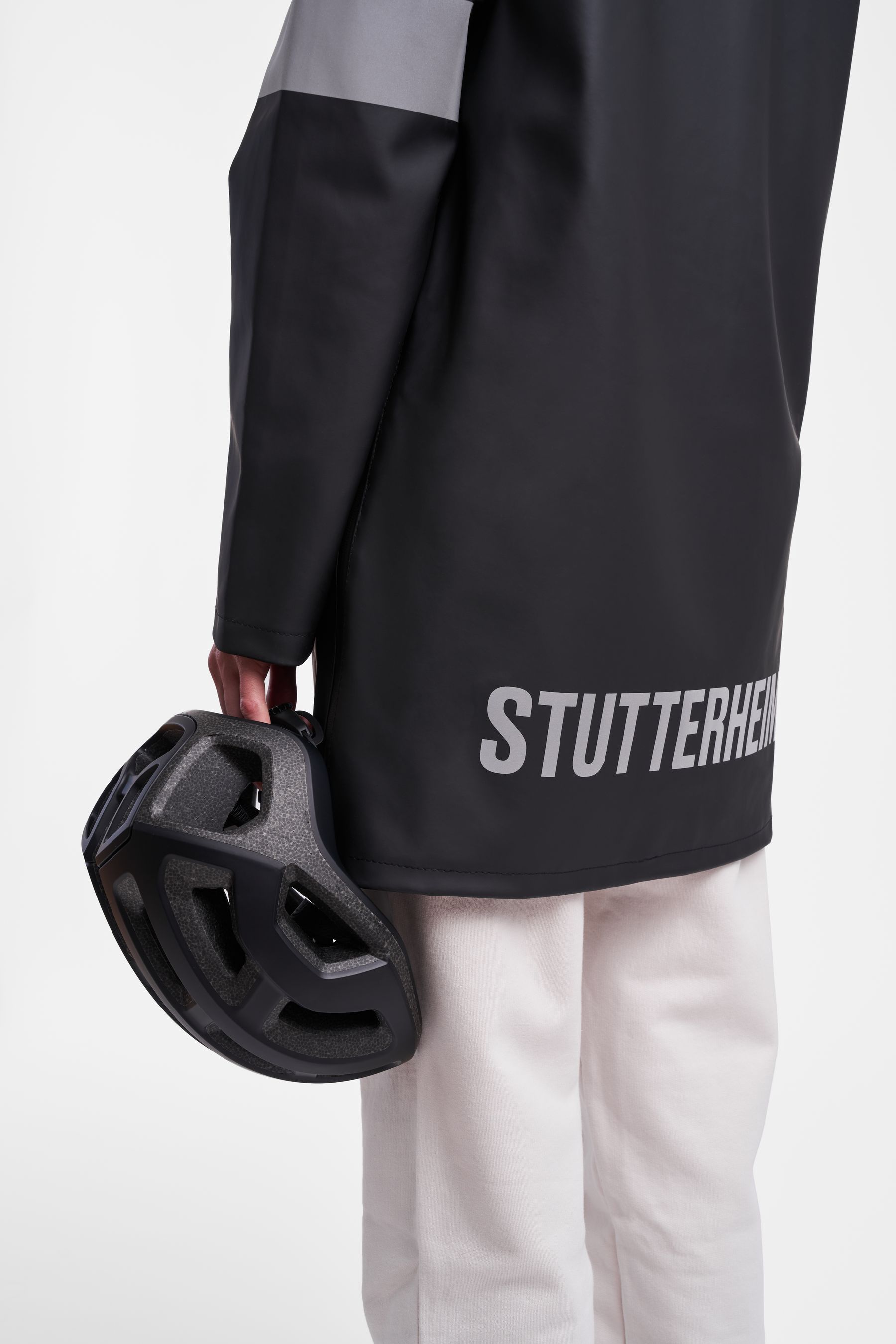 stutterheim stockholm bike raincoat black men jackets raincoats