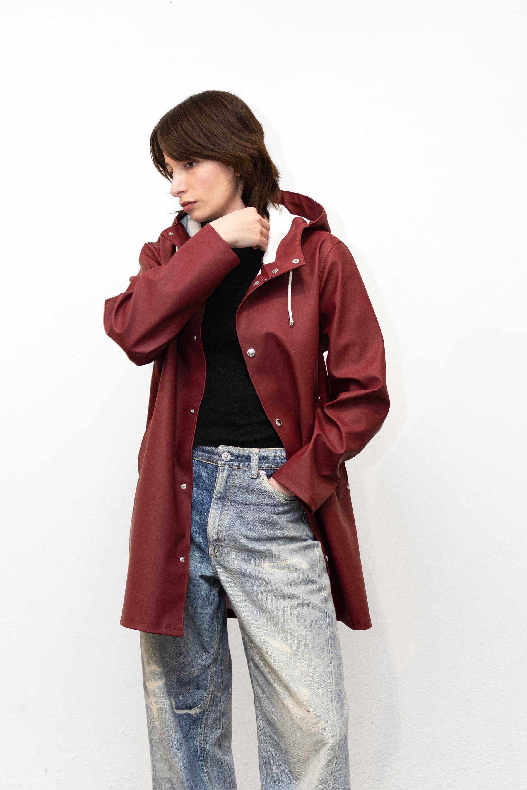 stutterheim stockholm raincoat burgundy women jackets
