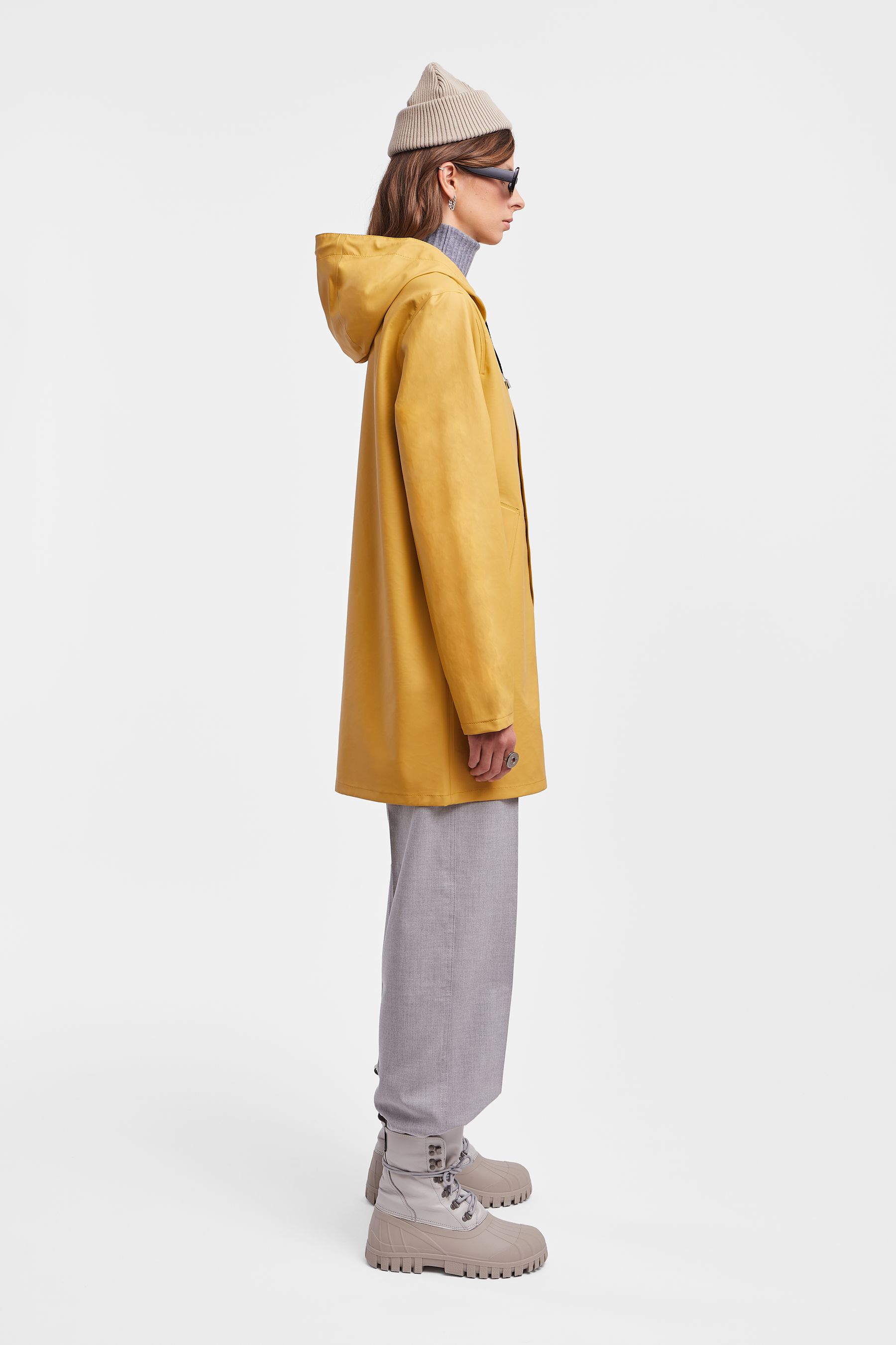 stutterheim stockholm lightweight raincoat chai men jackets raincoats