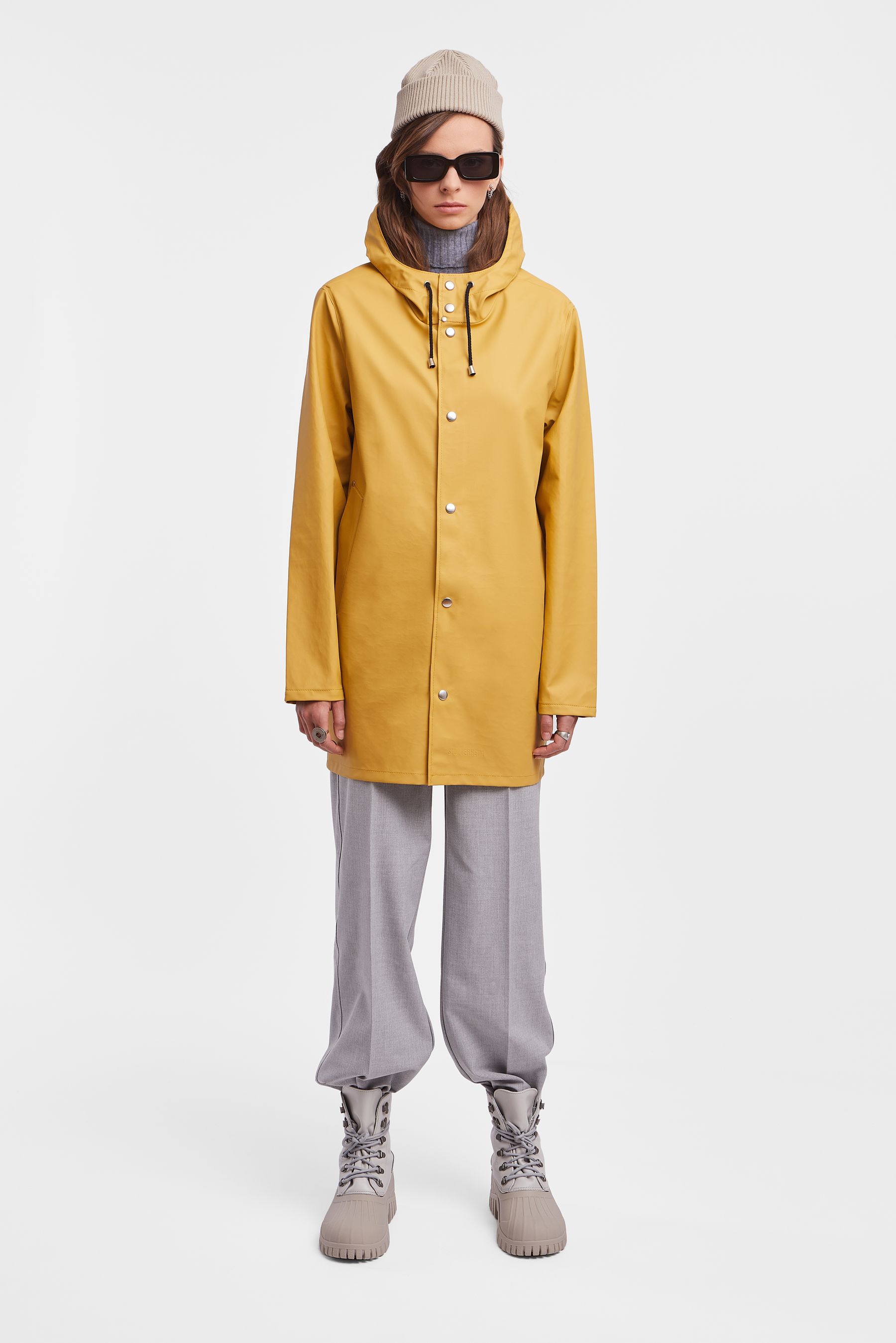 stutterheim stockholm lightweight raincoat chai men jackets raincoats