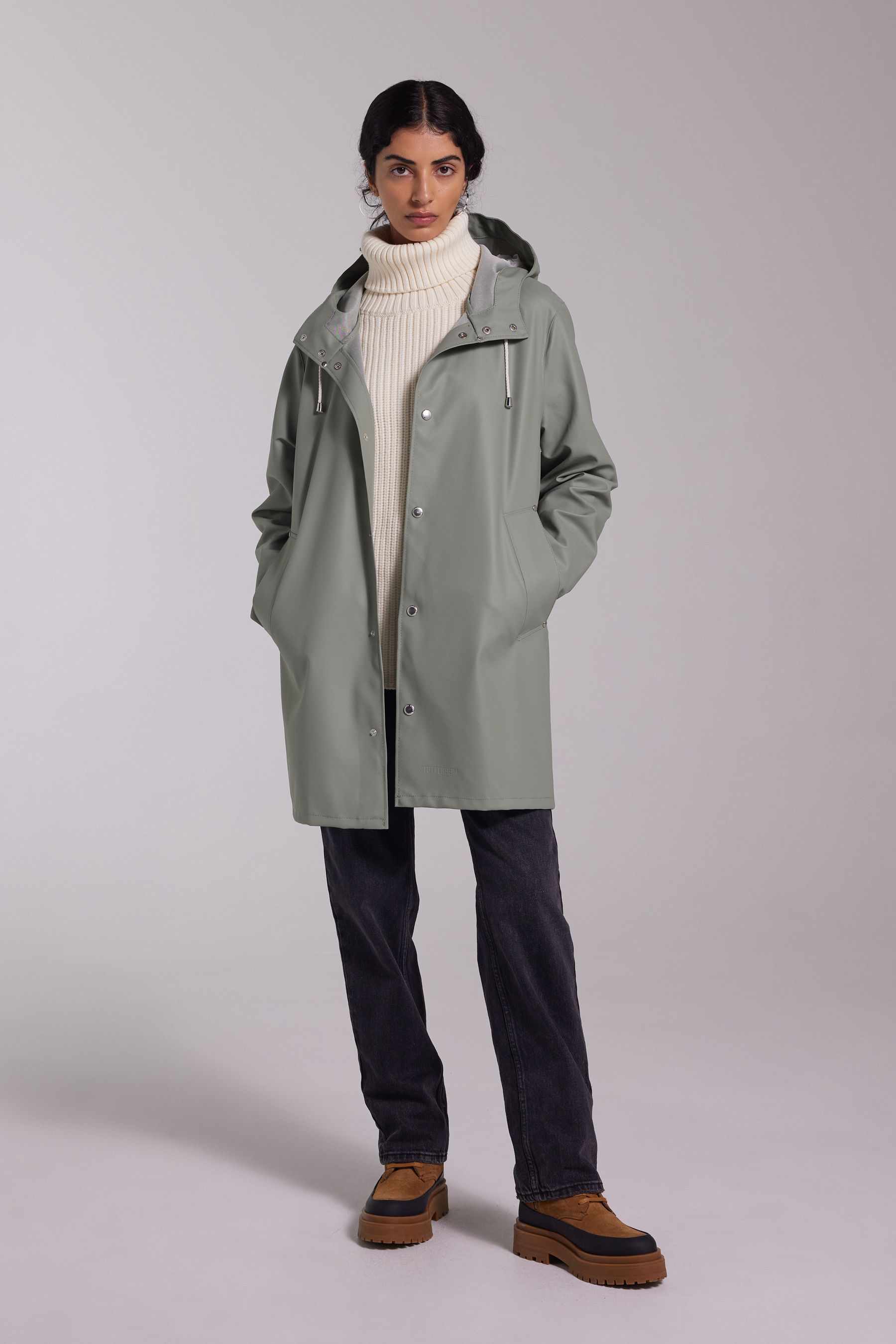 stutterheim stockholm lightweight raincoat khaki green men jackets raincoats