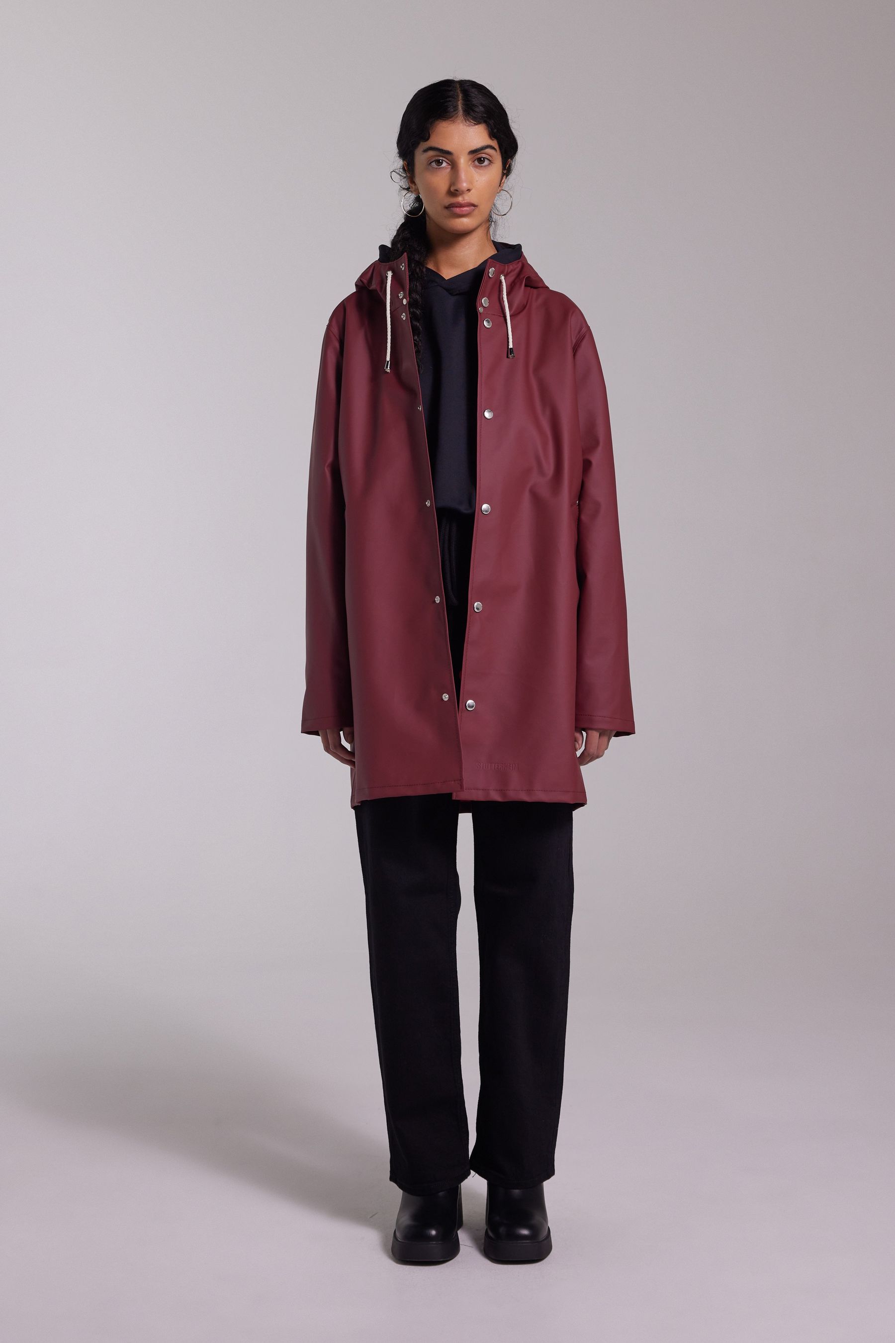 stutterheim stockholm lightweight raincoat burgundy men jackets raincoats