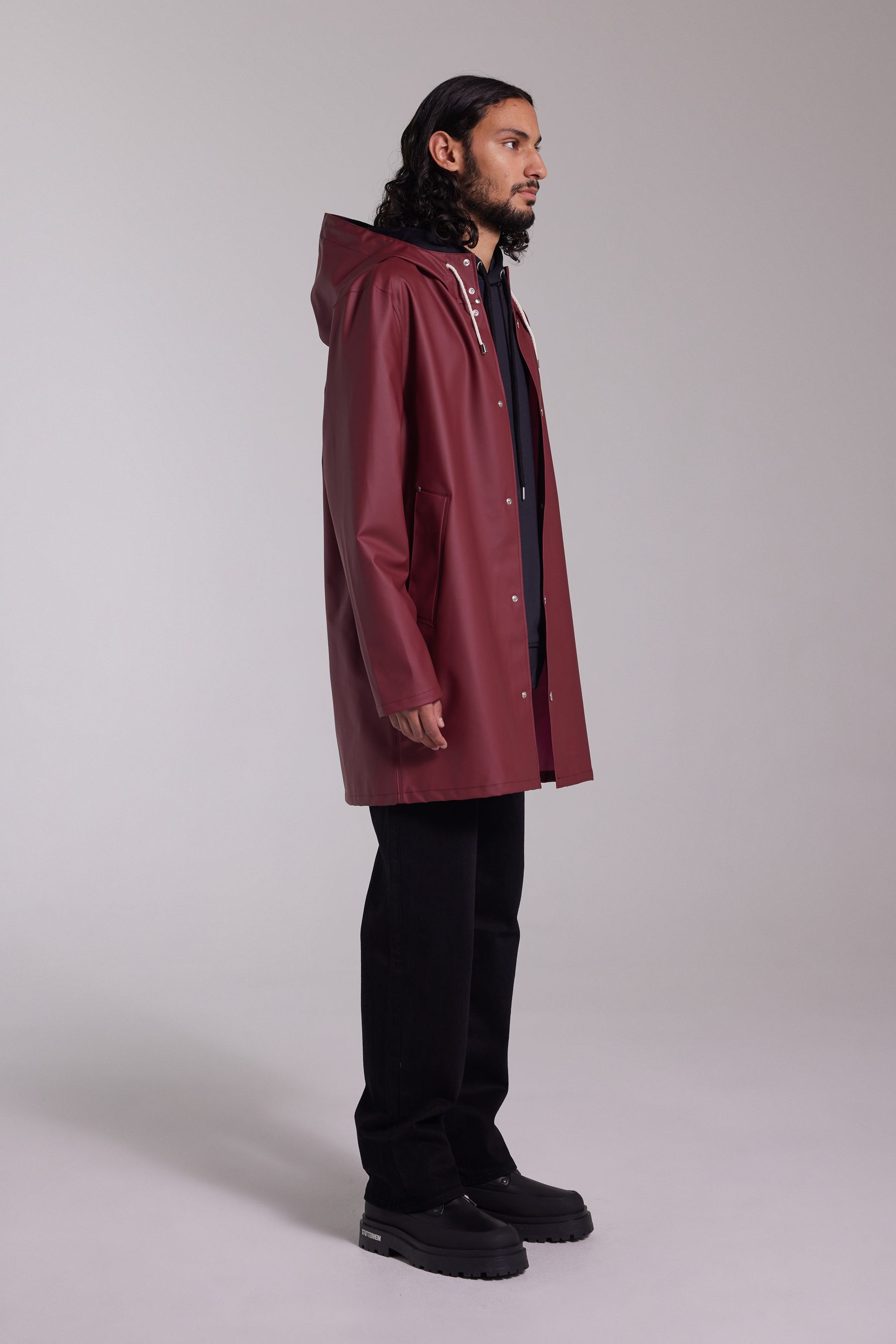 stutterheim stockholm lightweight raincoat burgundy men jackets raincoats