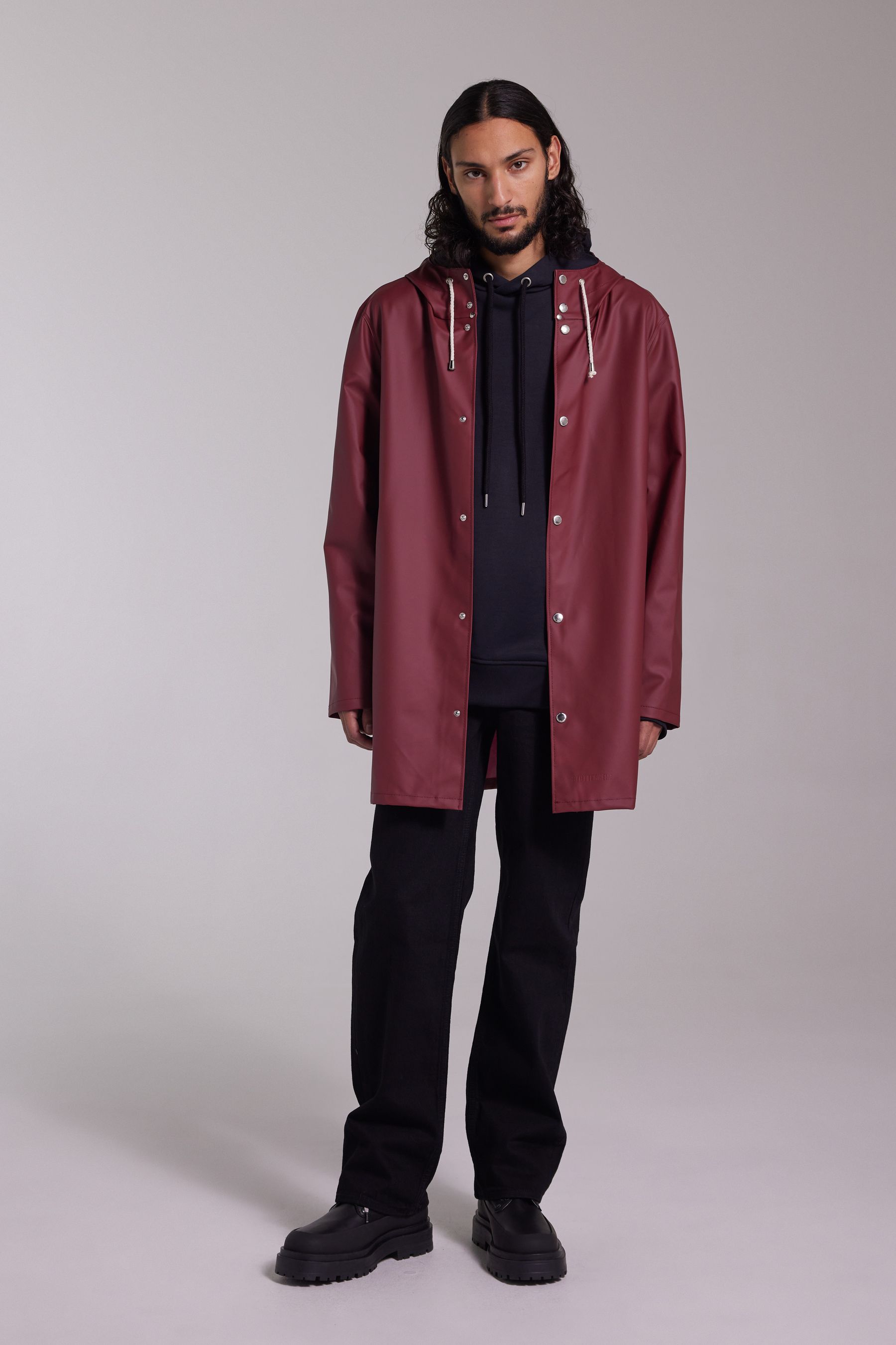 stutterheim stockholm lightweight raincoat burgundy men jackets raincoats