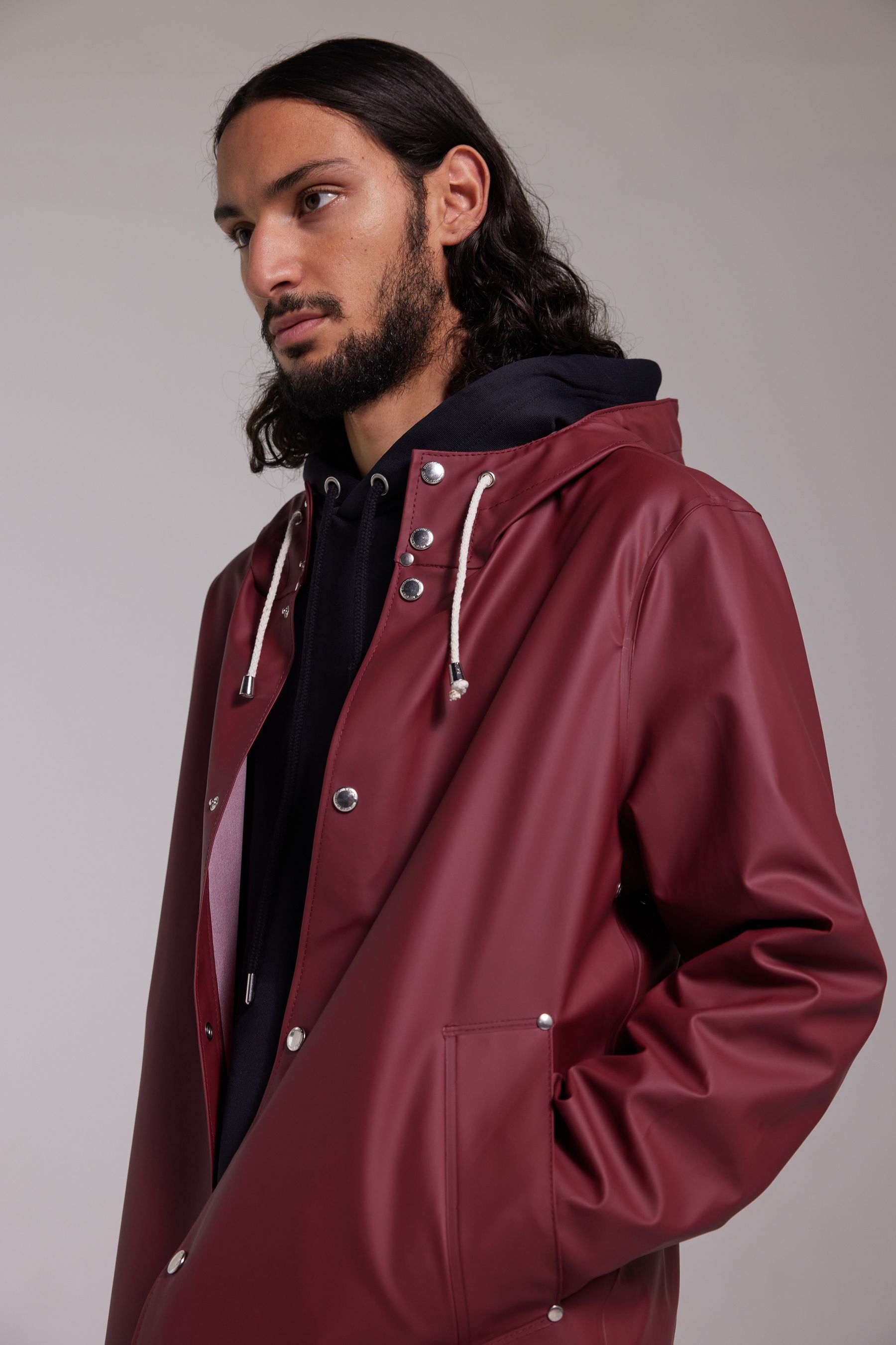 stutterheim stockholm lightweight raincoat burgundy men jackets raincoats