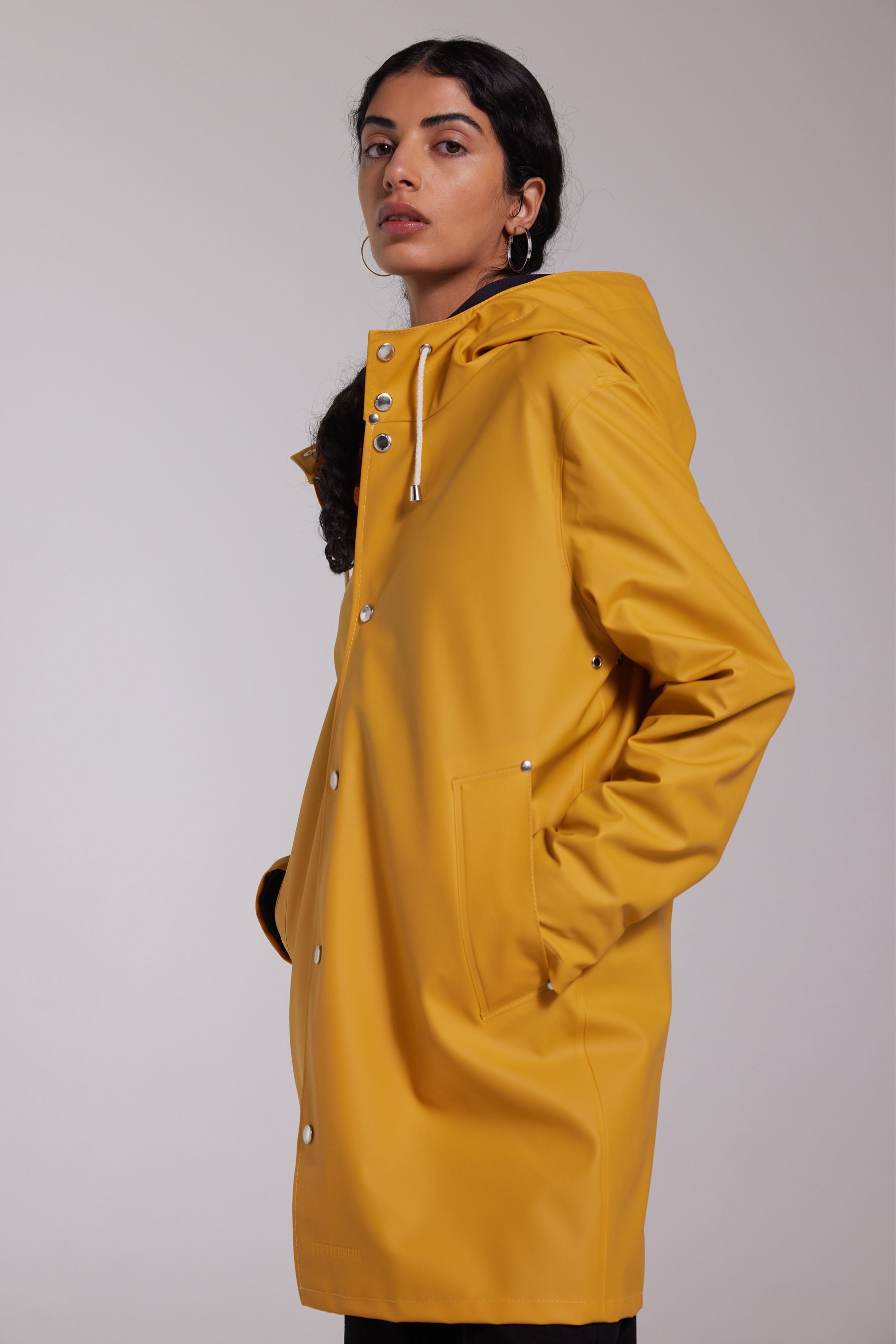 stutterheim stockholm lightweight raincoat warm honey men jackets raincoats