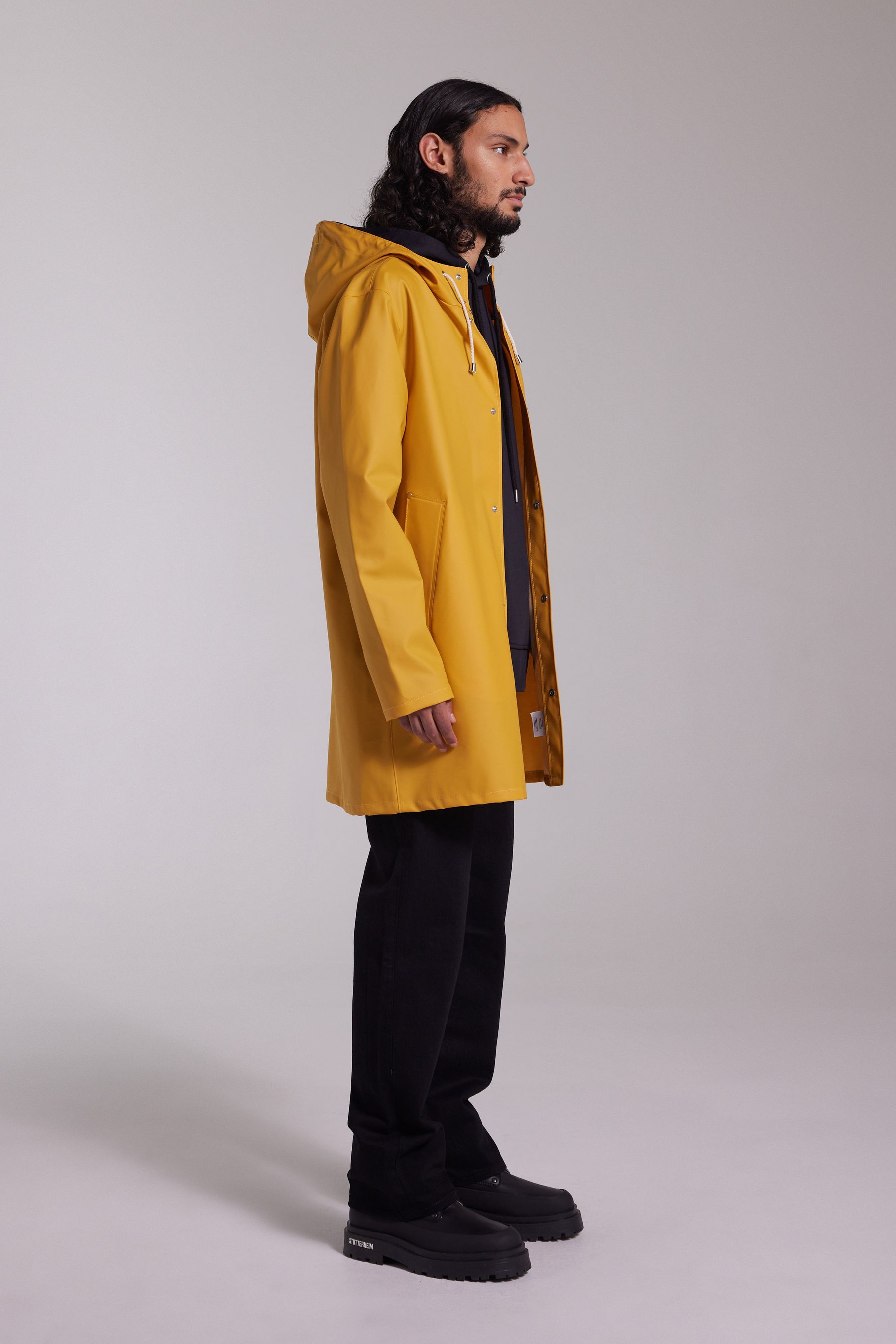 stutterheim stockholm lightweight raincoat warm honey men jackets raincoats