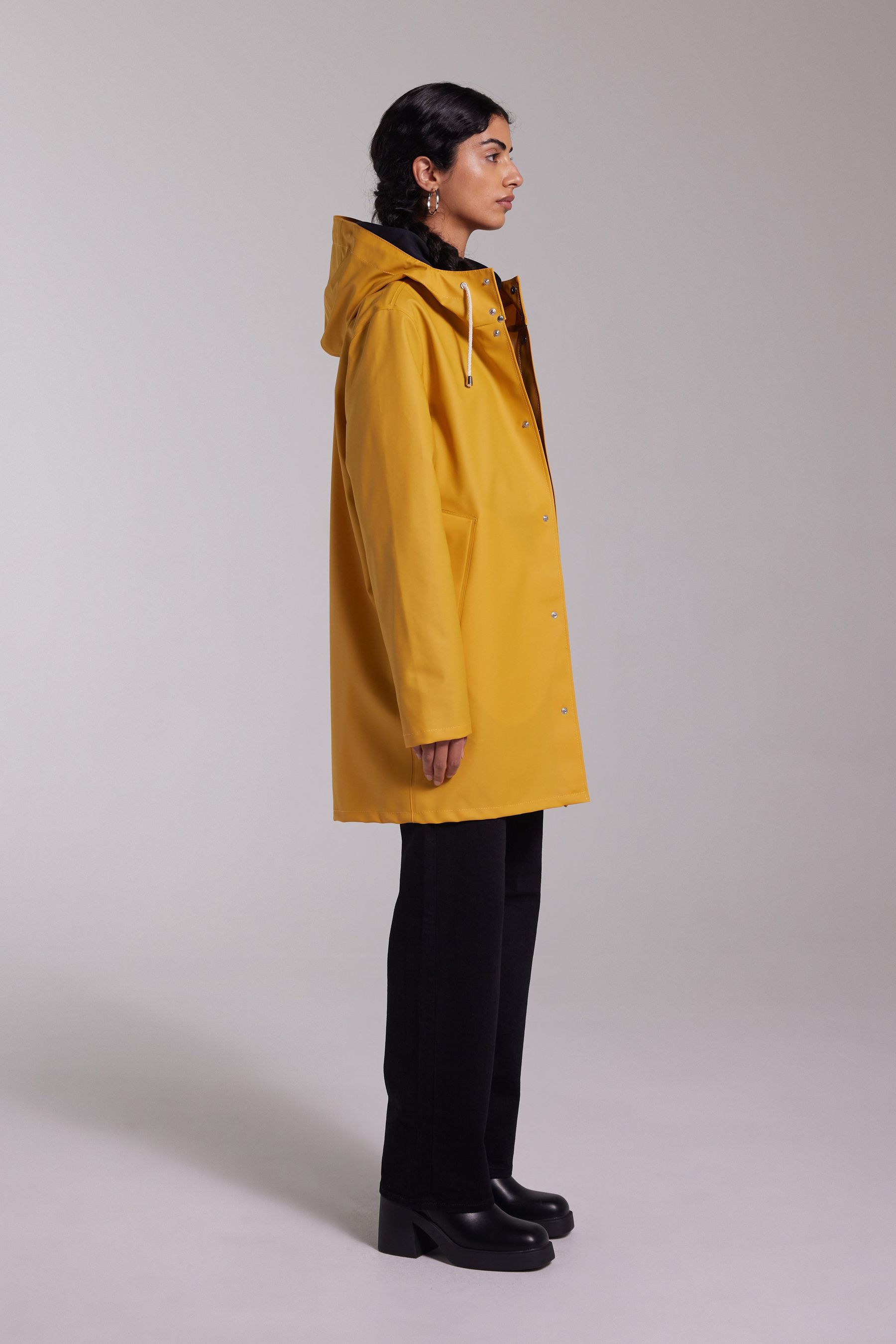 stutterheim stockholm lightweight raincoat warm honey men jackets raincoats