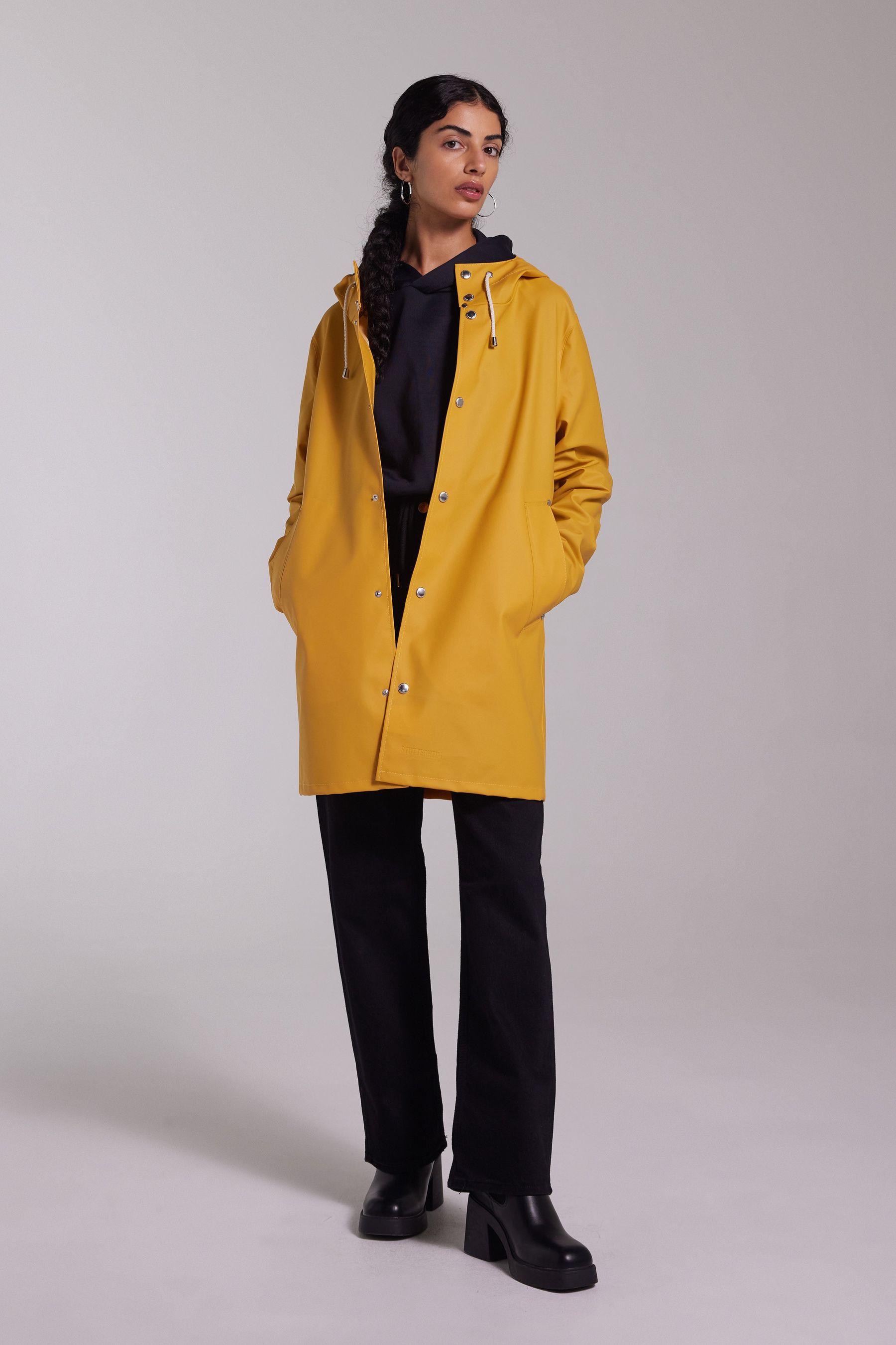 stutterheim stockholm lightweight raincoat warm honey men jackets raincoats