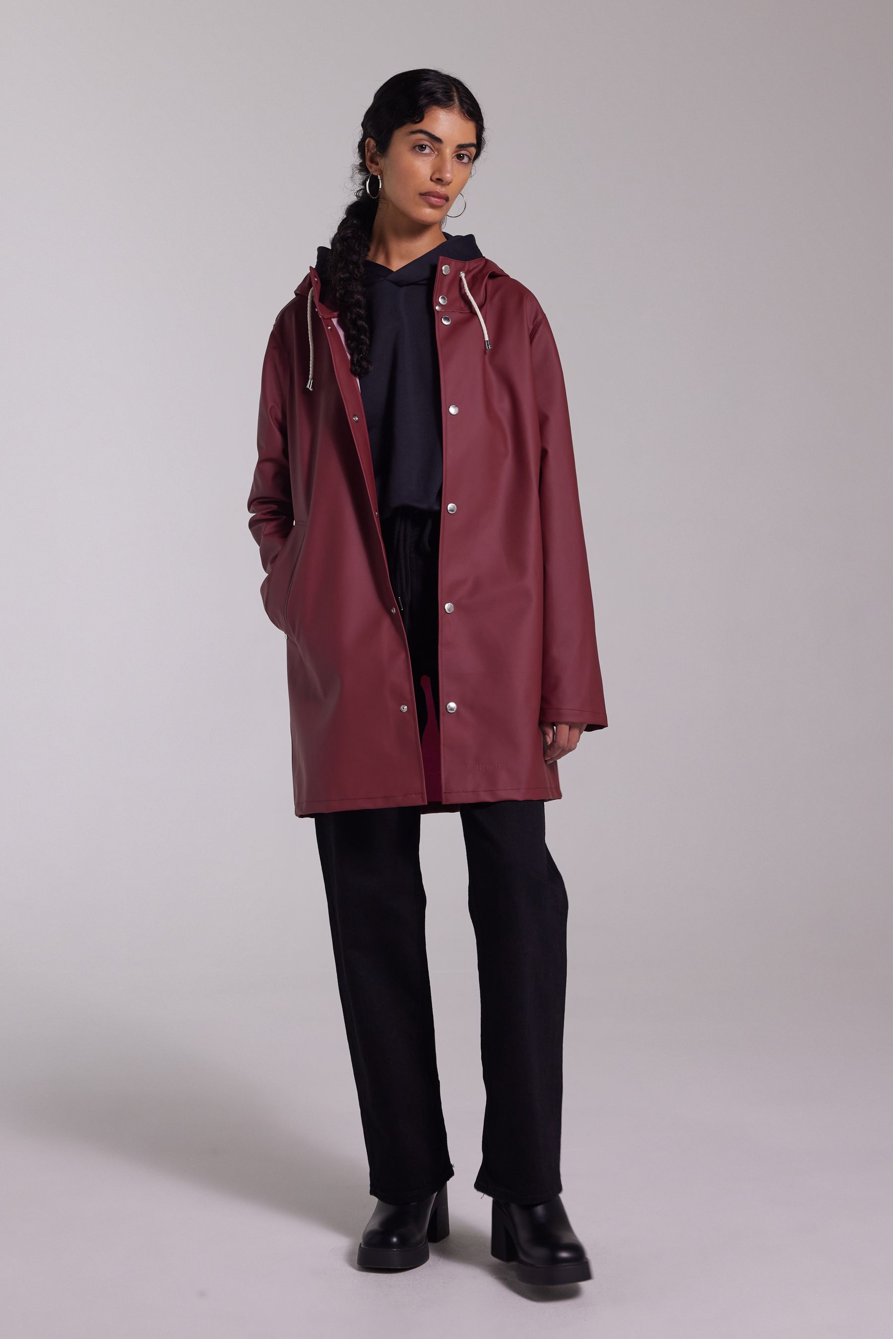 stutterheim stockholm lightweight raincoat burgundy women jackets raincoats