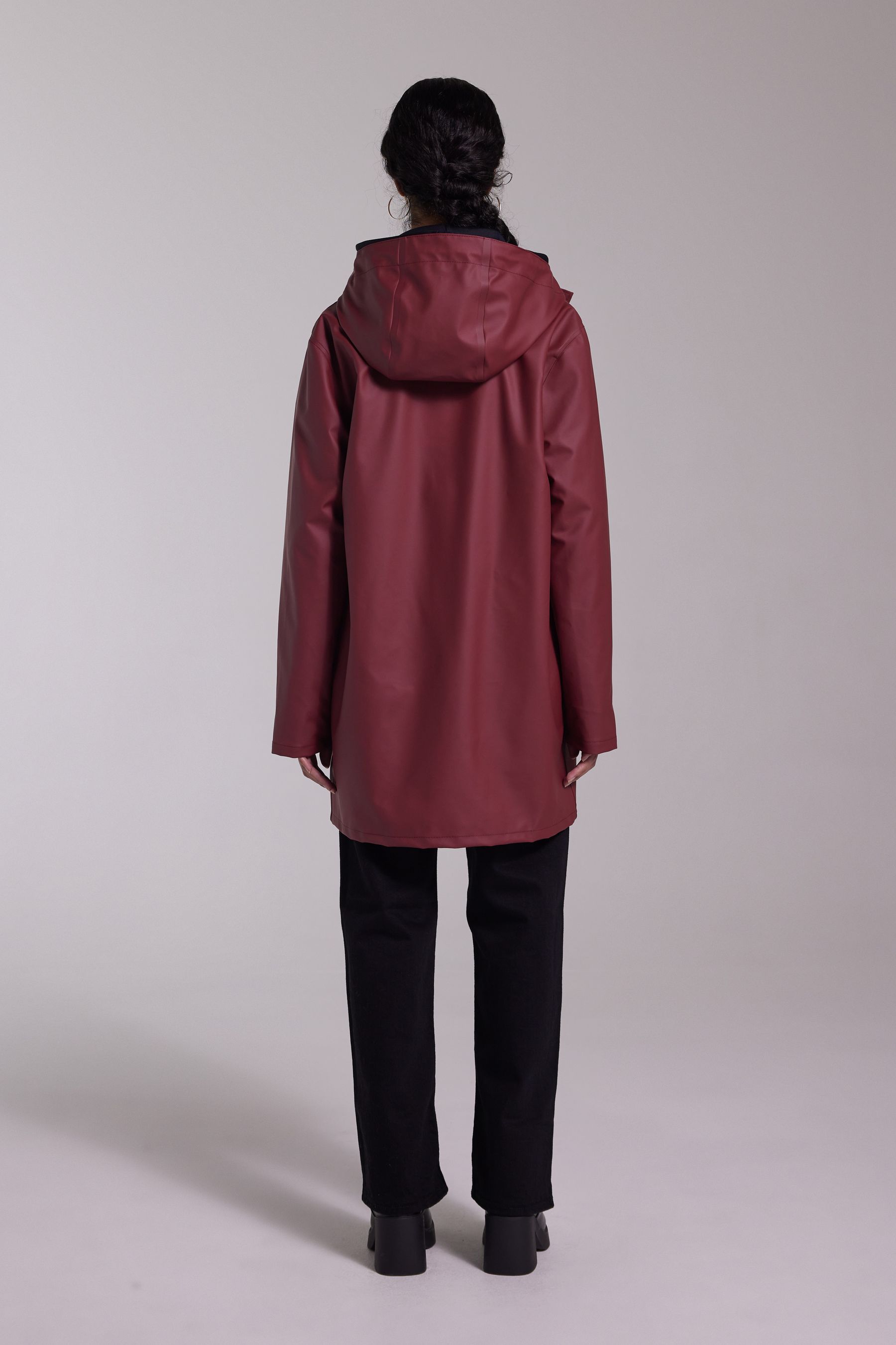 stutterheim stockholm lightweight raincoat burgundy women jackets raincoats