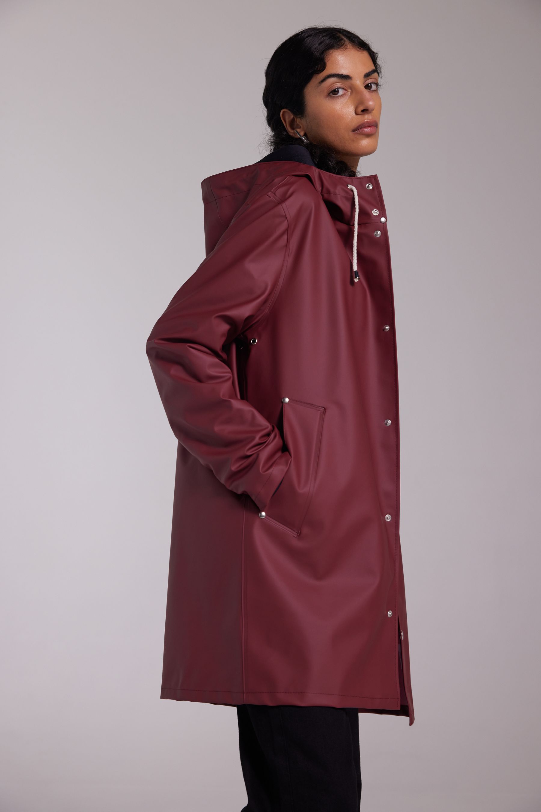 stutterheim stockholm lightweight raincoat burgundy women jackets raincoats