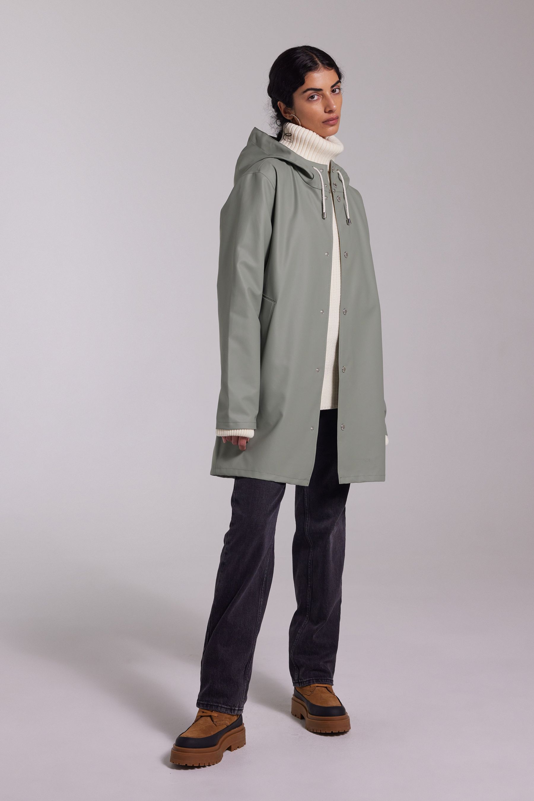 stutterheim stockholm lightweight raincoat khaki green women jackets raincoats