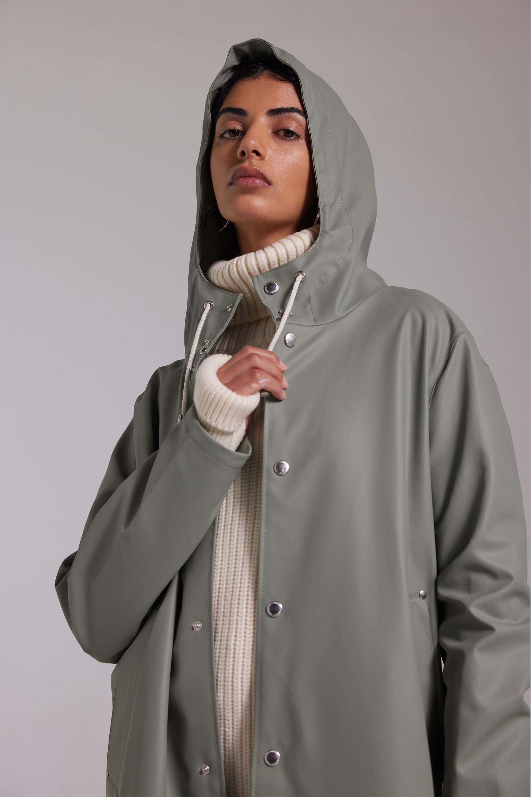 stutterheim stockholm lightweight raincoat khaki green women jackets raincoats