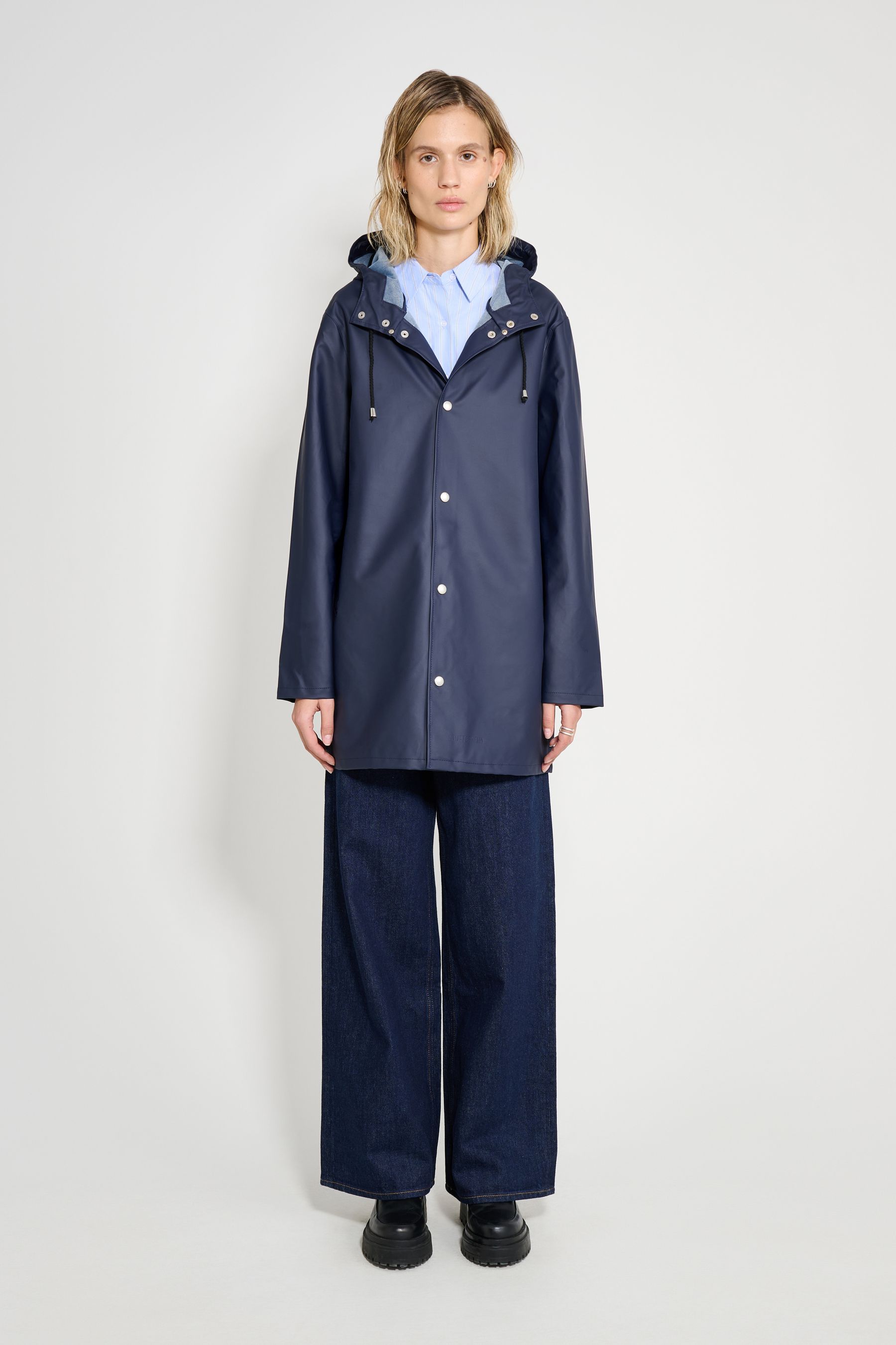 stutterheim stockholm lightweight raincoat navy women jackets raincoats